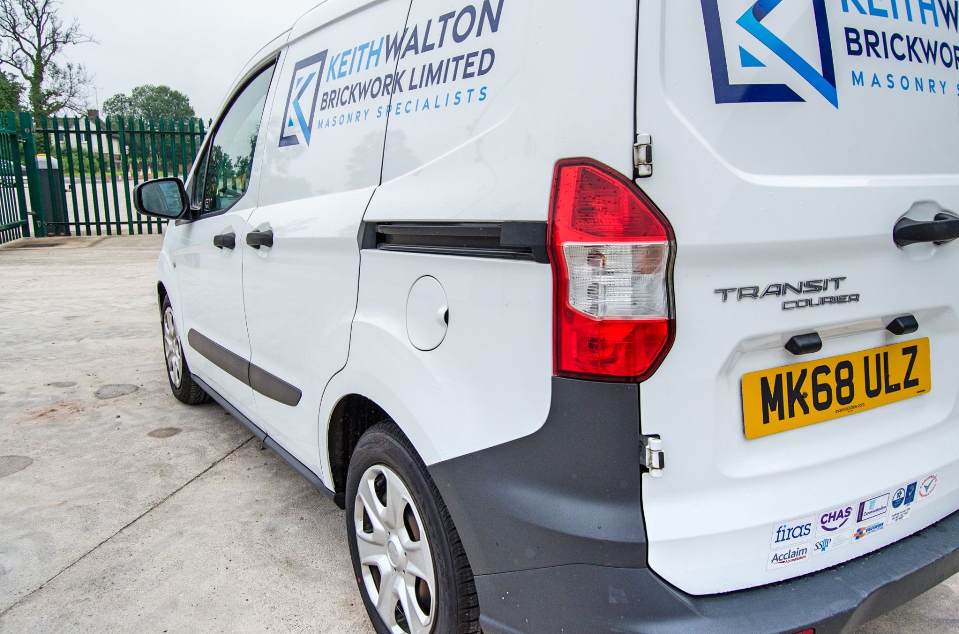 Ford Transit Courier Trend 1499cc TDCi 6 speed manual panel van Registration Number: MK68 ULZ Date - Image 11 of 31