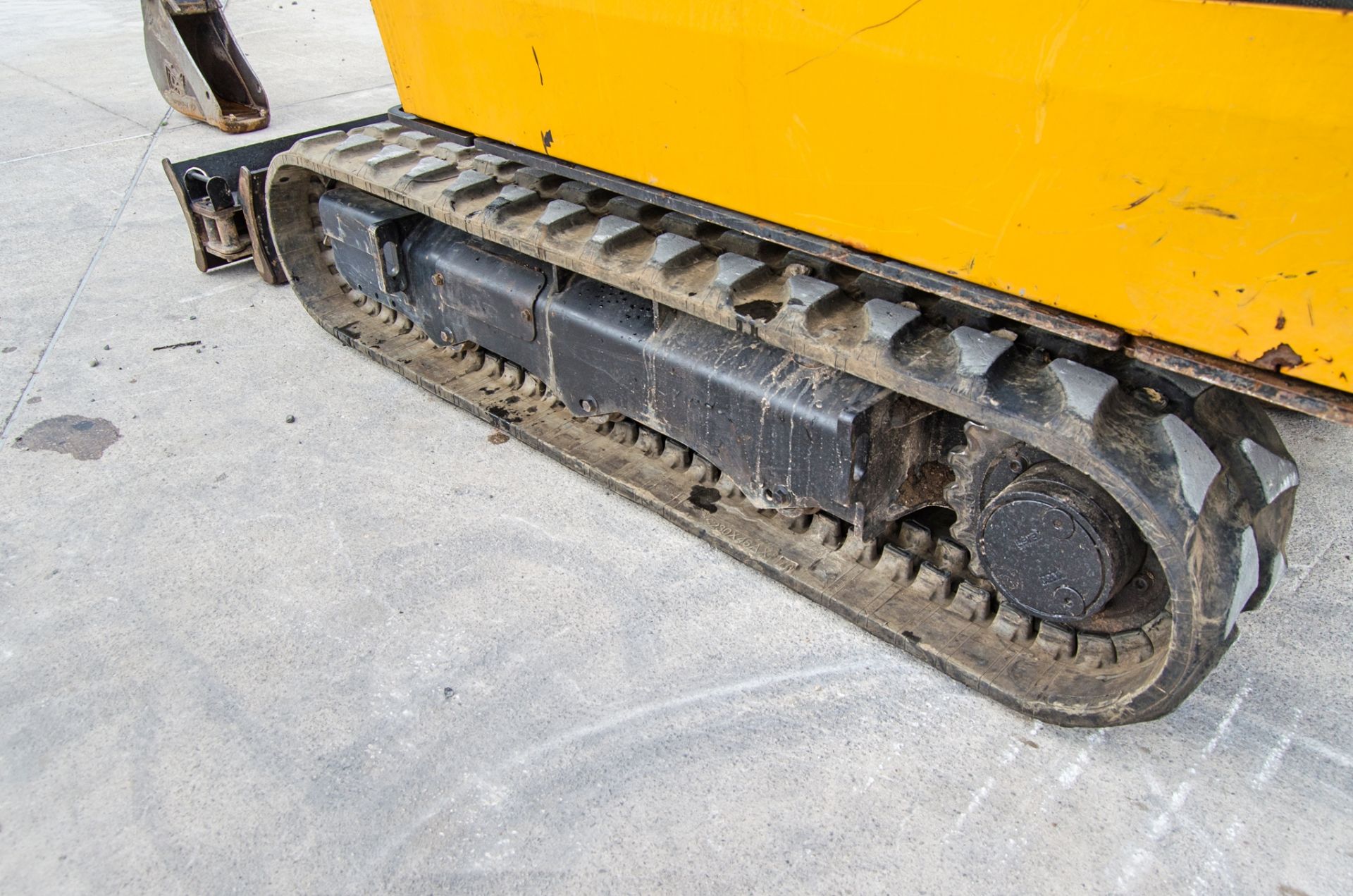 JCB 16 C-1 1.6 tonne rubber tracked mini excavator Year: 2018 S/N: 2492740 Recorded Hours: 1745 - Image 11 of 28