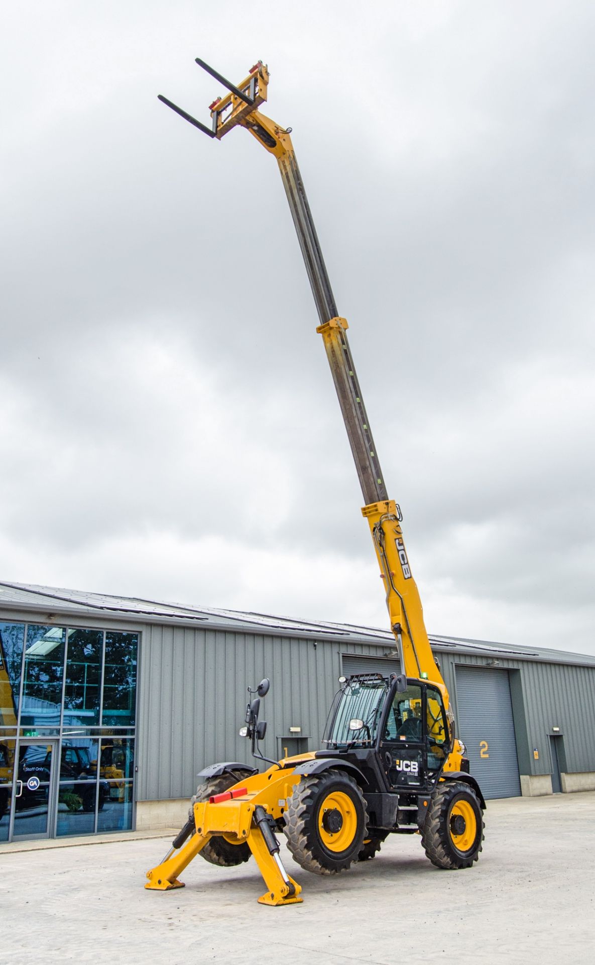 JCB 535-125 Hi-Viz Stage V 12.5 metre telescopic handler Year: 2023 S/N: 3238279 Recorded Hours: - Image 9 of 27