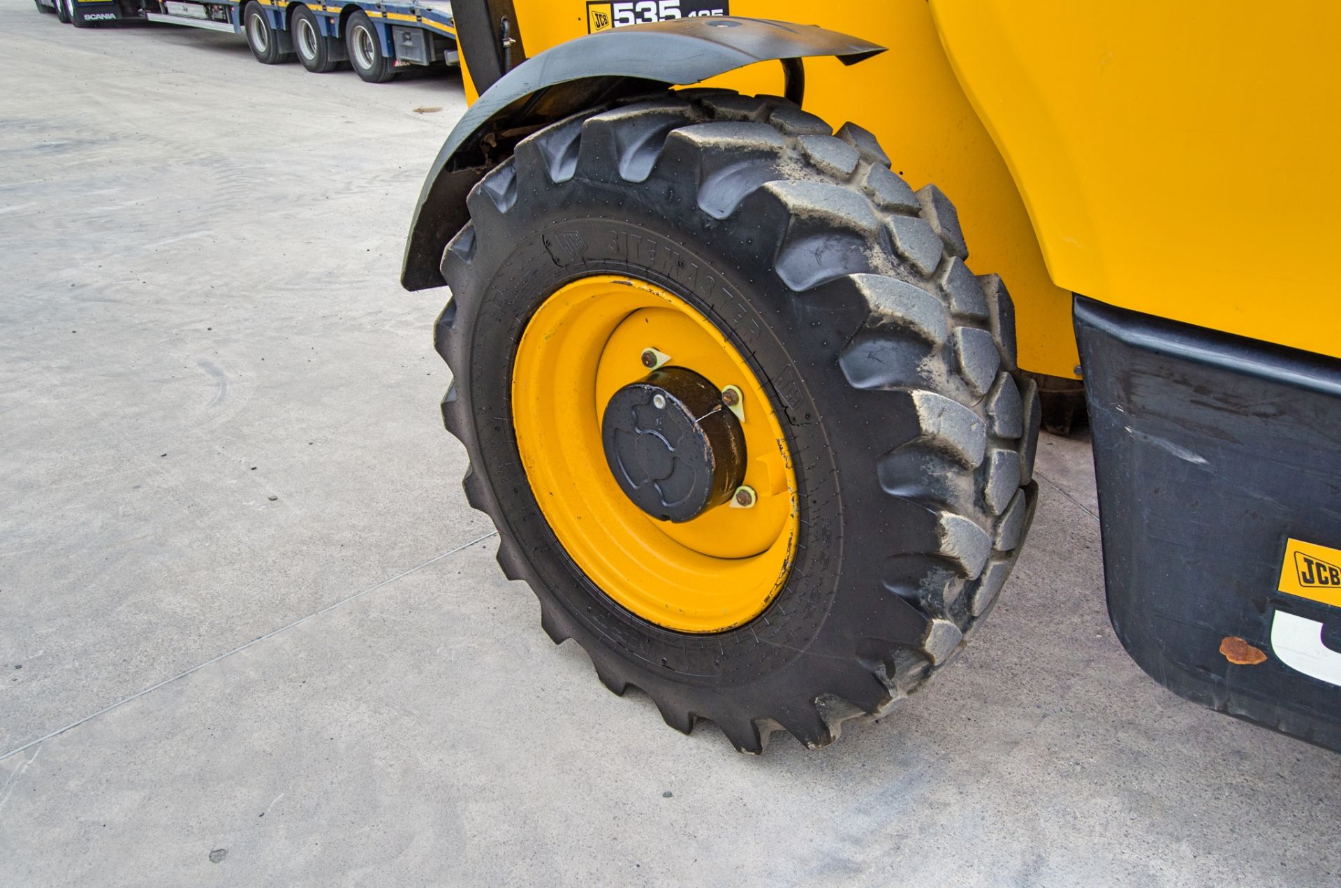 JCB 535-125 Hi-Viz Stage V 12.5 metre telescopic handler Year: 2023 S/N: 3238279 Recorded Hours: - Image 15 of 27