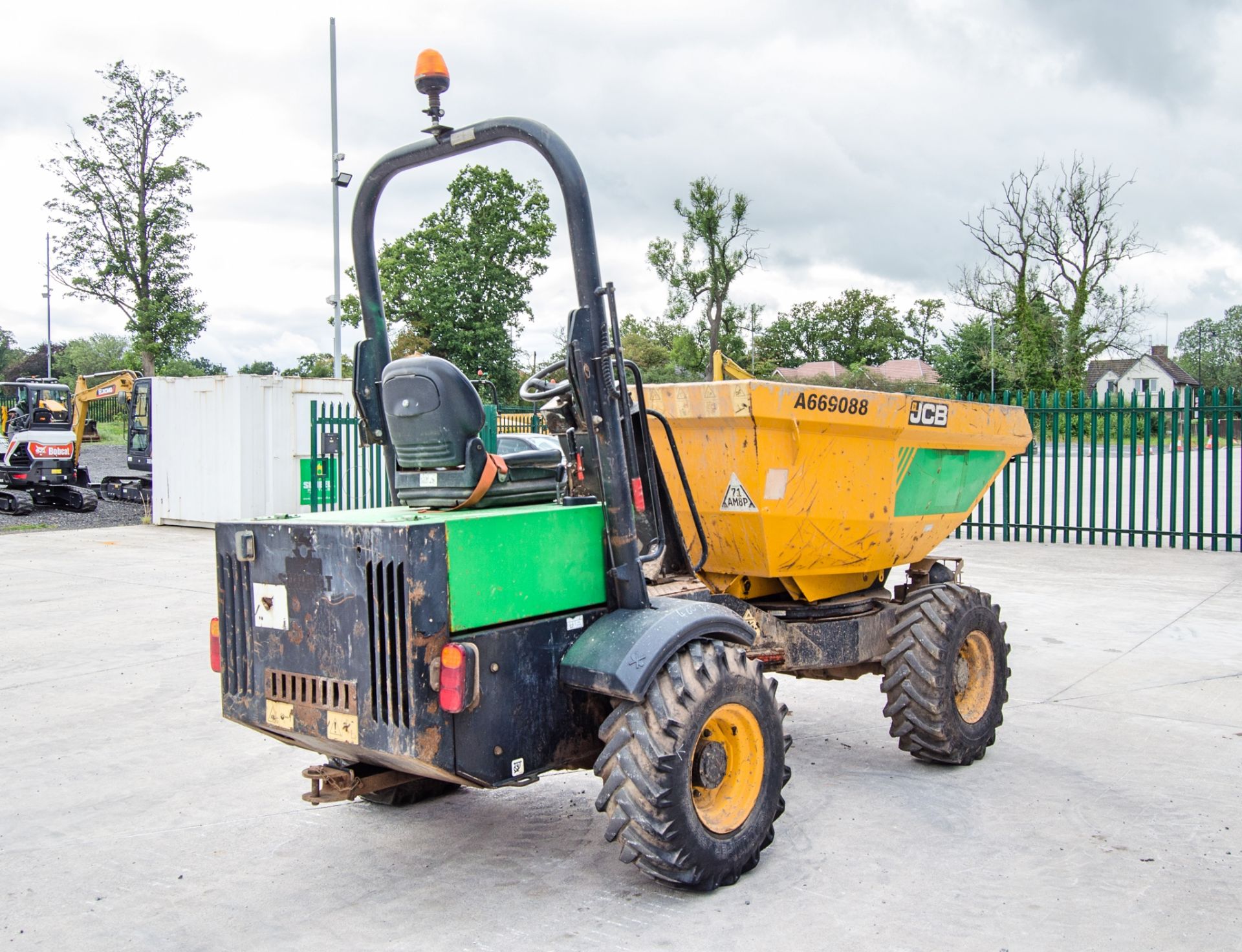 JCB 3 tonne swivel skip dumper Year: 2015 S/N: EFFRF8161 Recorded Hours: 1591 A669088 - Image 3 of 21