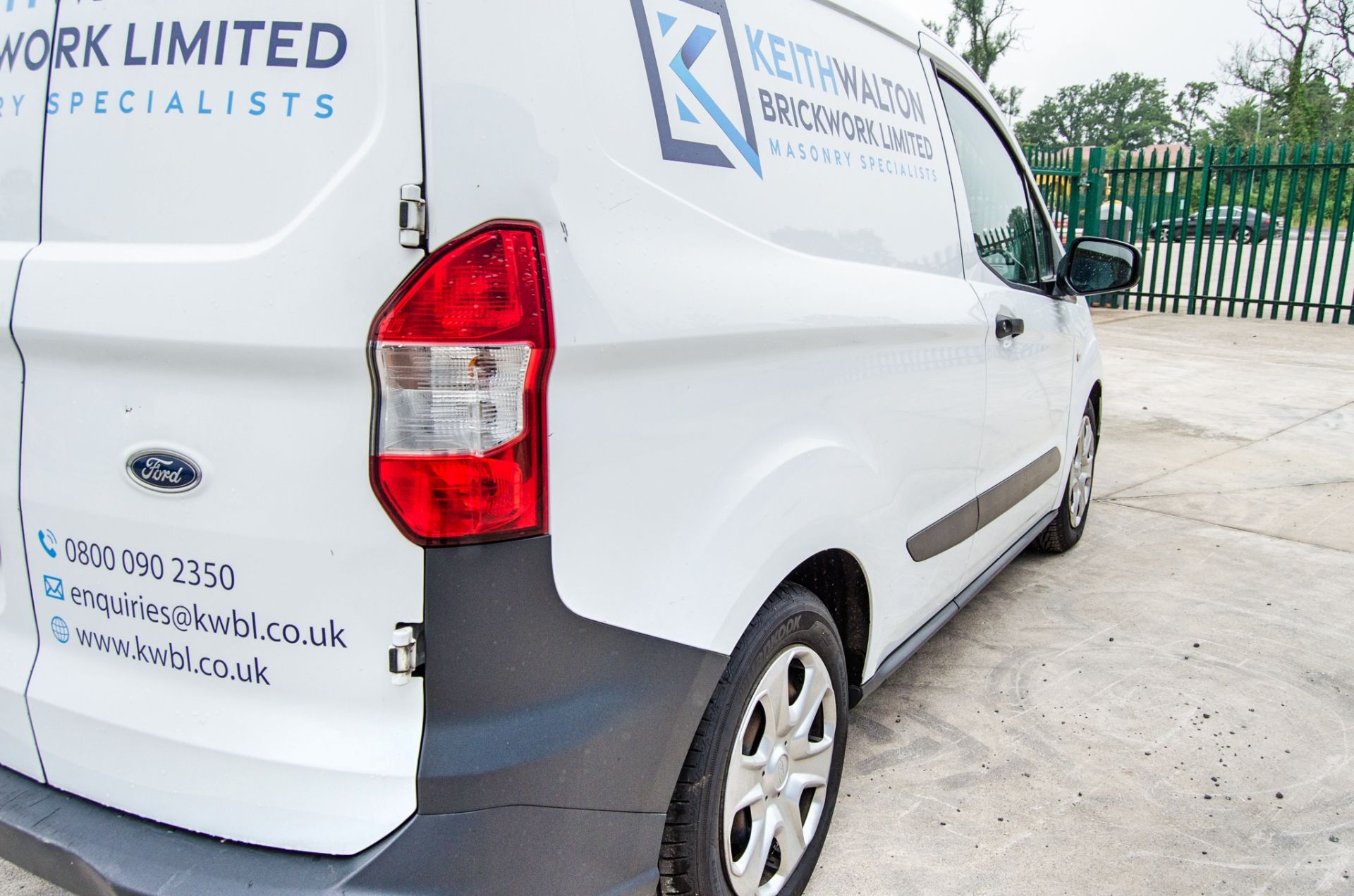 Ford Transit Courier Trend 1499cc TDCi 6 speed manual panel van Registration Number: MK68 ULZ Date - Image 12 of 31