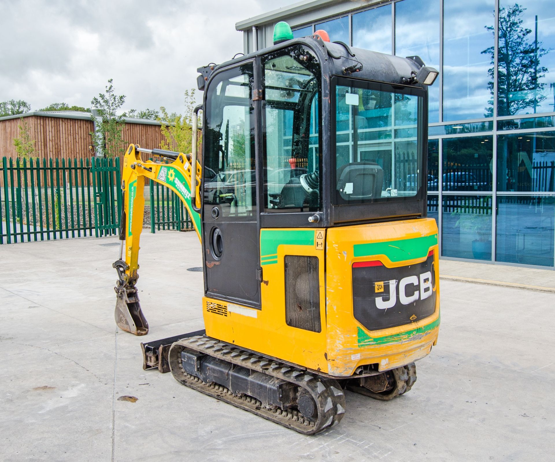JCB 16 C-1 1.6 tonne rubber tracked mini excavator Year: 2018 S/N: 2492740 Recorded Hours: 1745 - Image 4 of 28