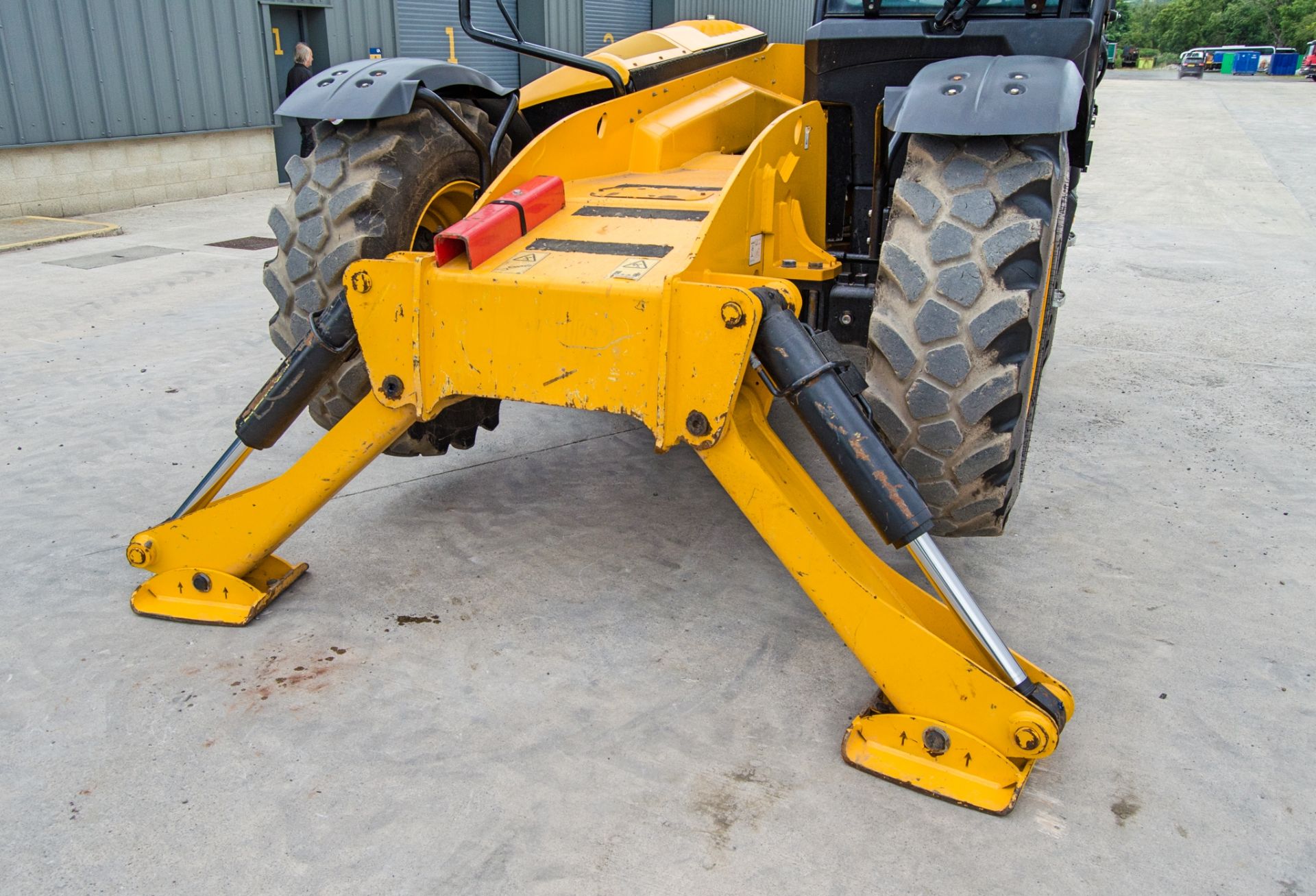 JCB 535-125 Hi-Viz Stage V 12.5 metre telescopic handler Year: 2023 S/N: 3238279 Recorded Hours: - Image 11 of 27