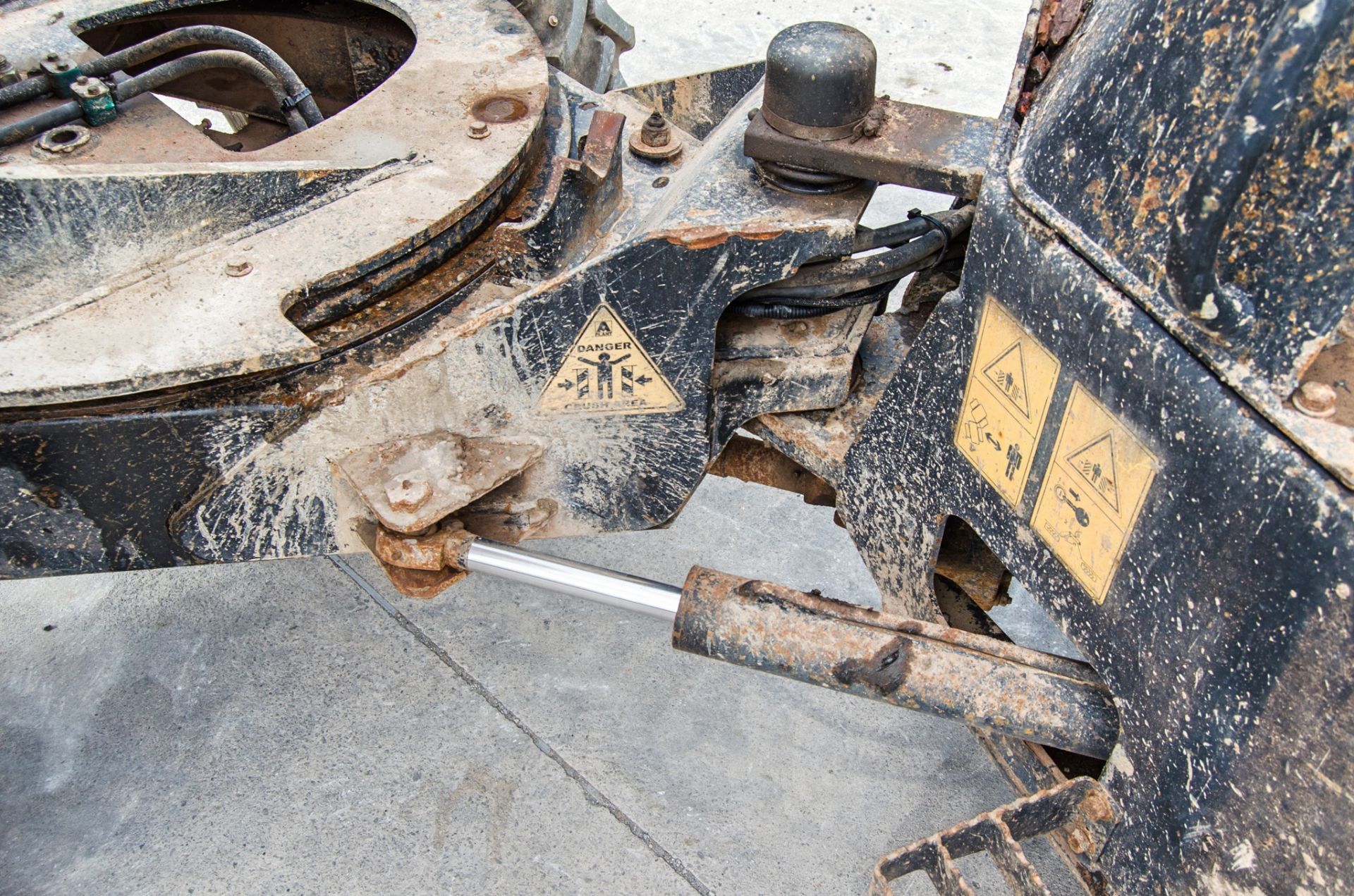 JCB 3 tonne swivel skip dumper Year: 2015 S/N: EFFRF8161 Recorded Hours: 1591 A669088 - Image 11 of 21