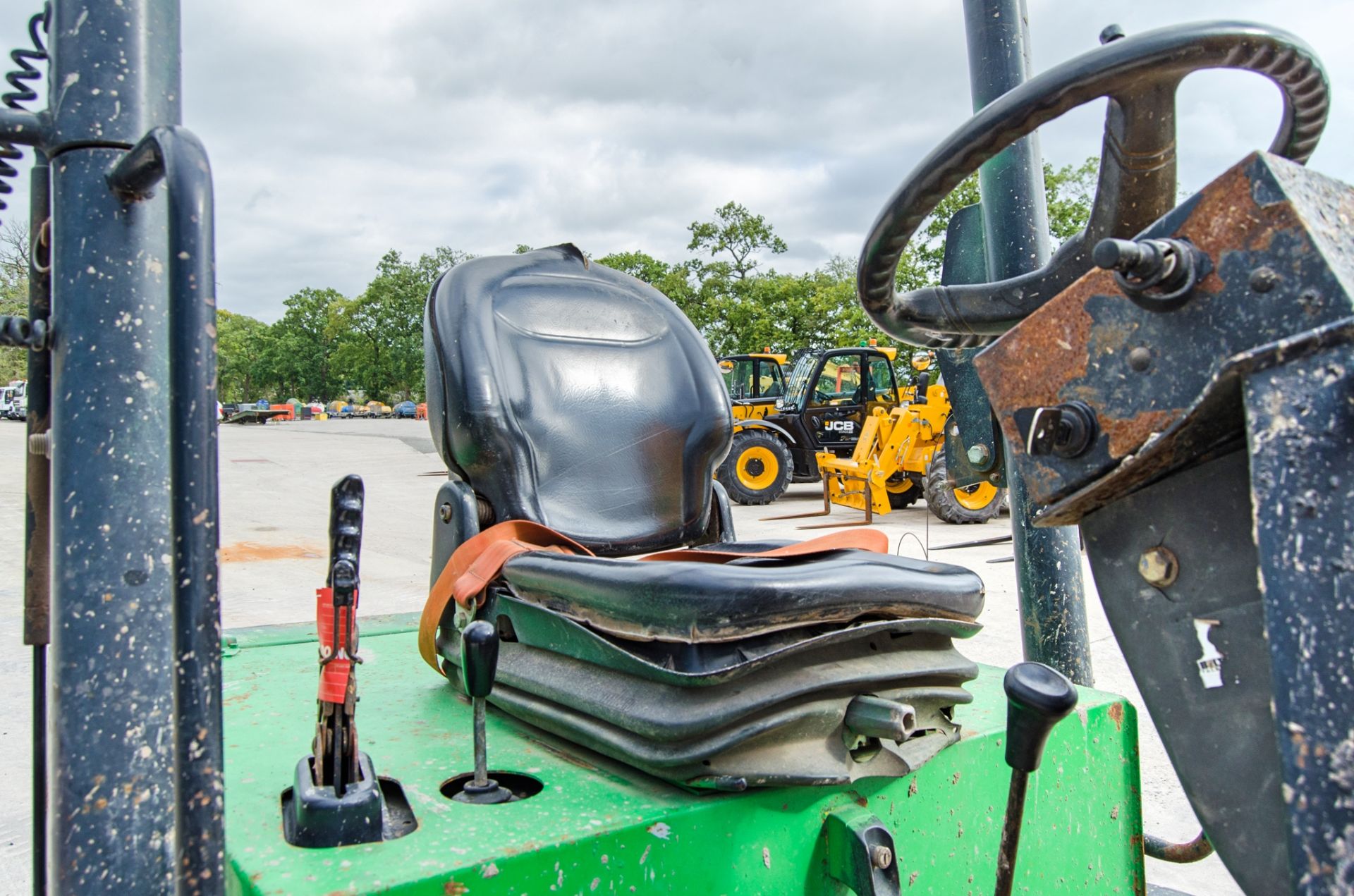 JCB 3 tonne swivel skip dumper Year: 2015 S/N: EFFRF8161 Recorded Hours: 1591 A669088 - Image 16 of 21