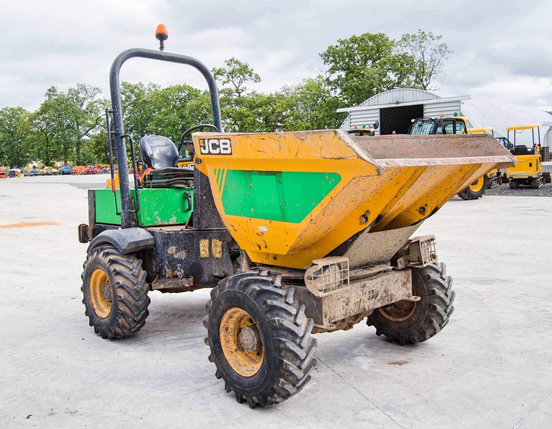 JCB 3 tonne swivel skip dumper Year: 2015 S/N: EFFRF8161 Recorded Hours: 1591 A669088 - Image 2 of 21