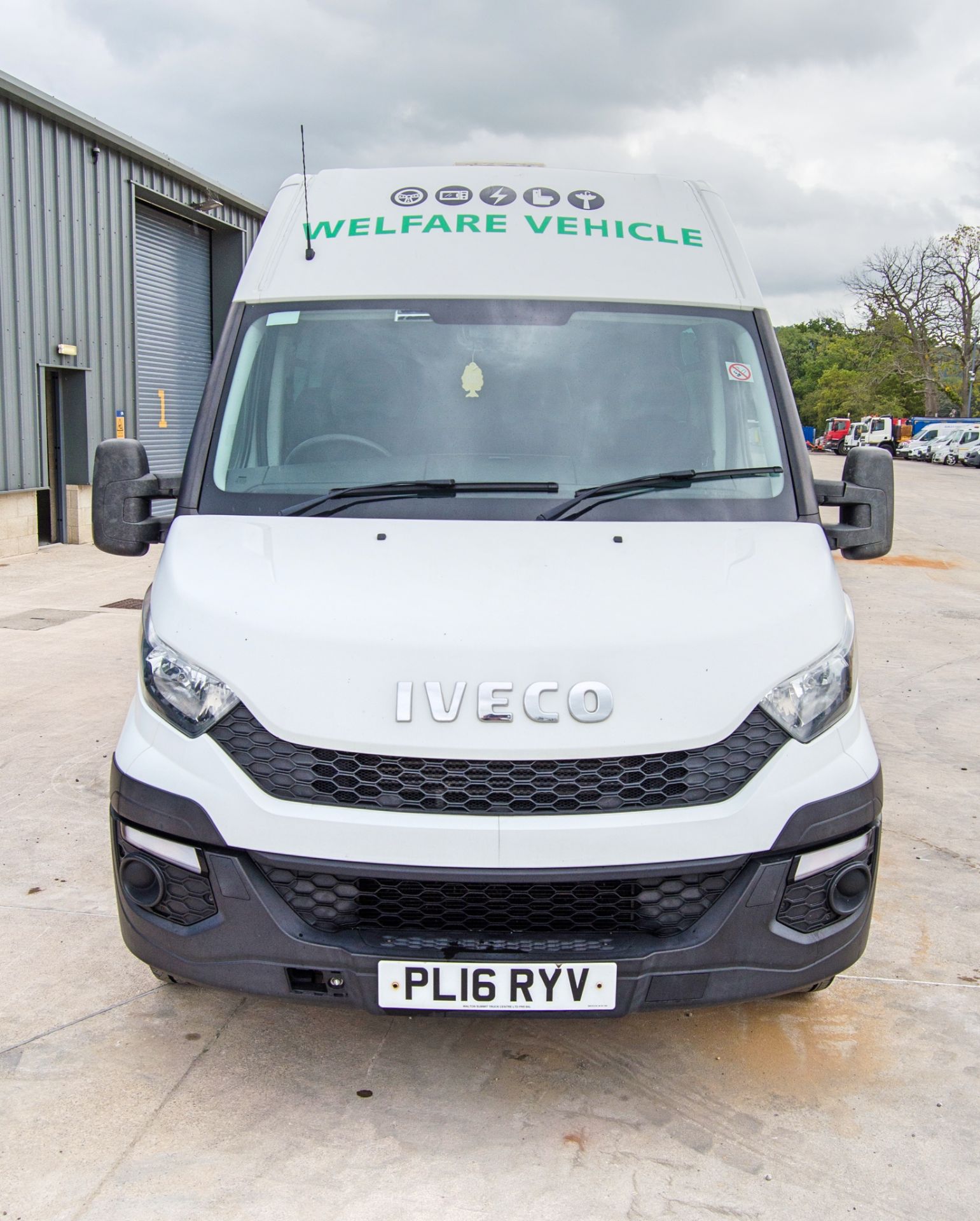 Iveco Daily 35S MWB 2287cc diesel 6 speed manual welfare van Registration Number: PL16 RYV Date of - Image 5 of 36