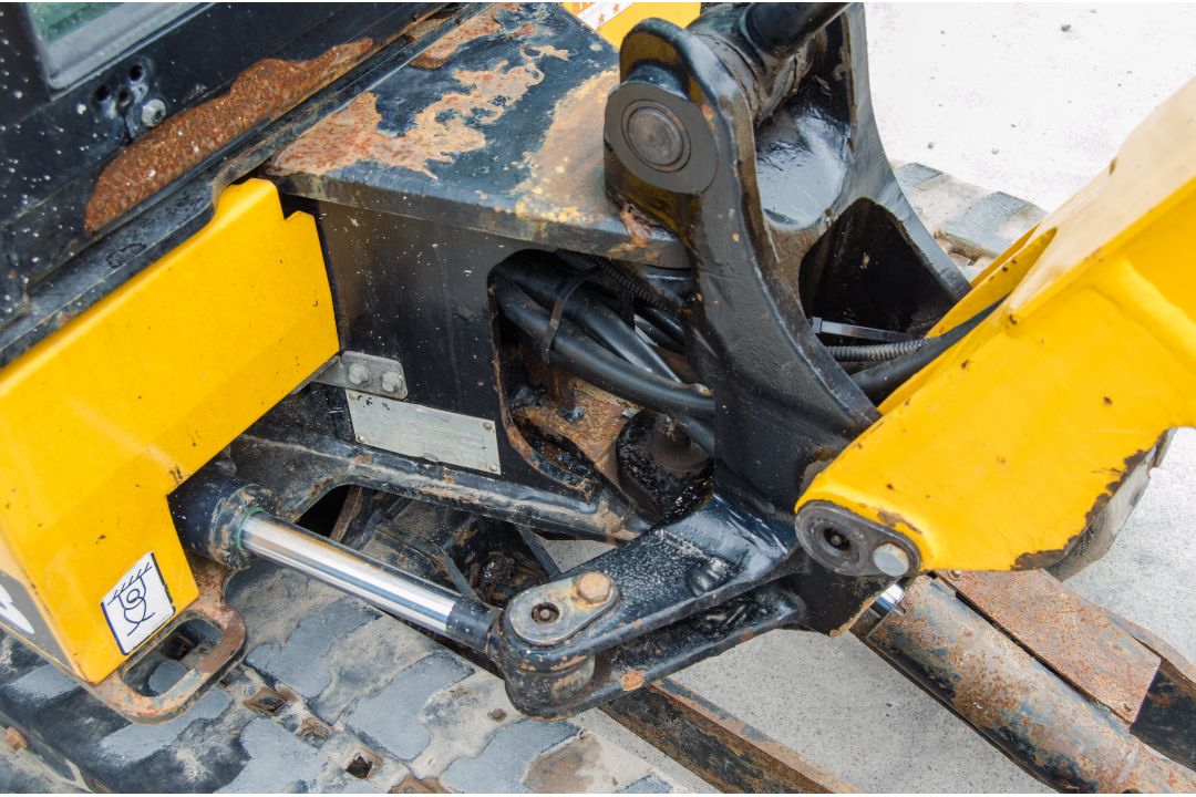 JCB 16 C-1 1.6 tonne rubber tracked mini excavator Year: 2018 S/N: 2492725 Recorded Hours: 158 - Image 18 of 26