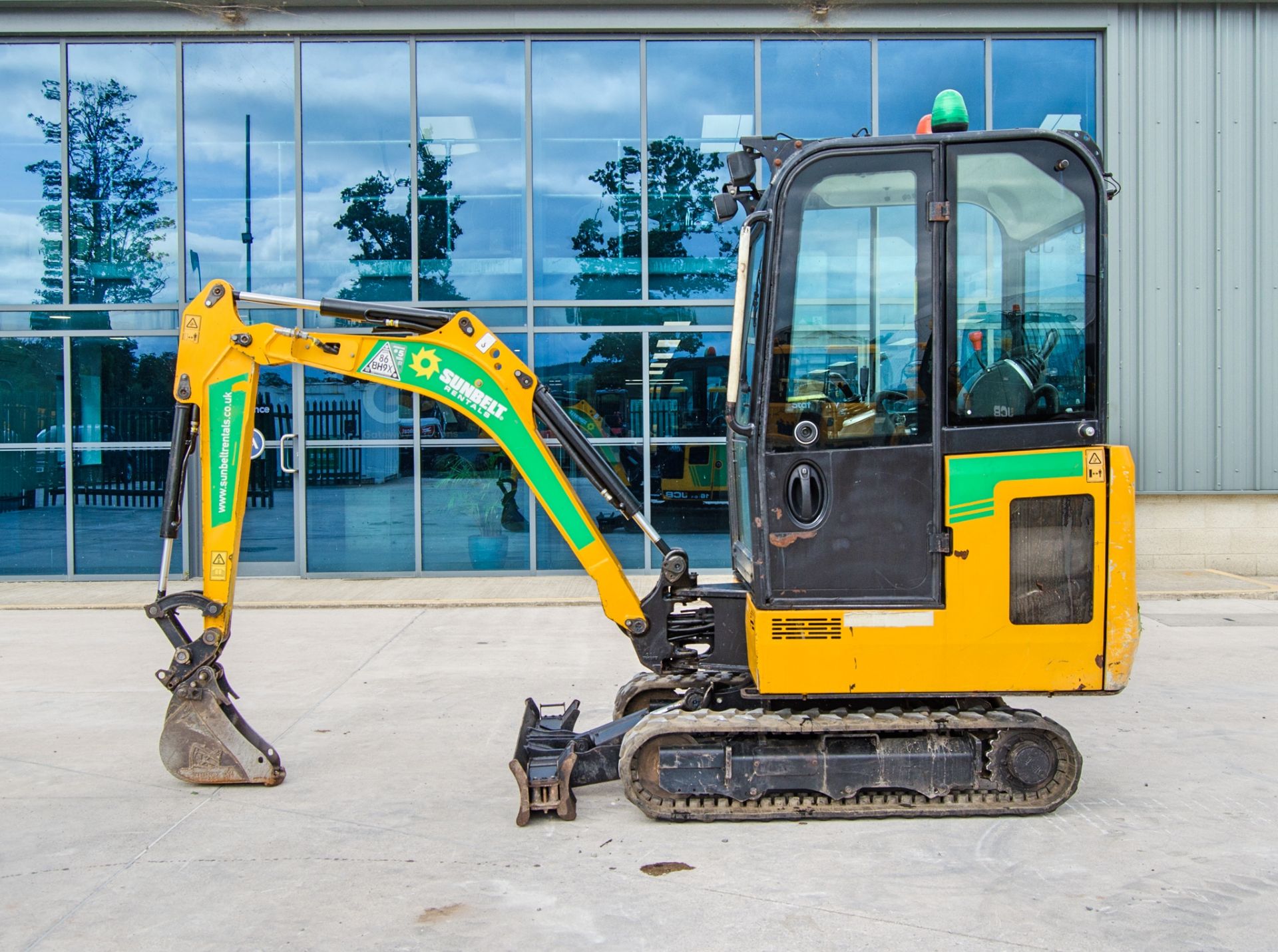 JCB 16 C-1 1.6 tonne rubber tracked mini excavator Year: 2018 S/N: 2492740 Recorded Hours: 1745 - Image 7 of 28