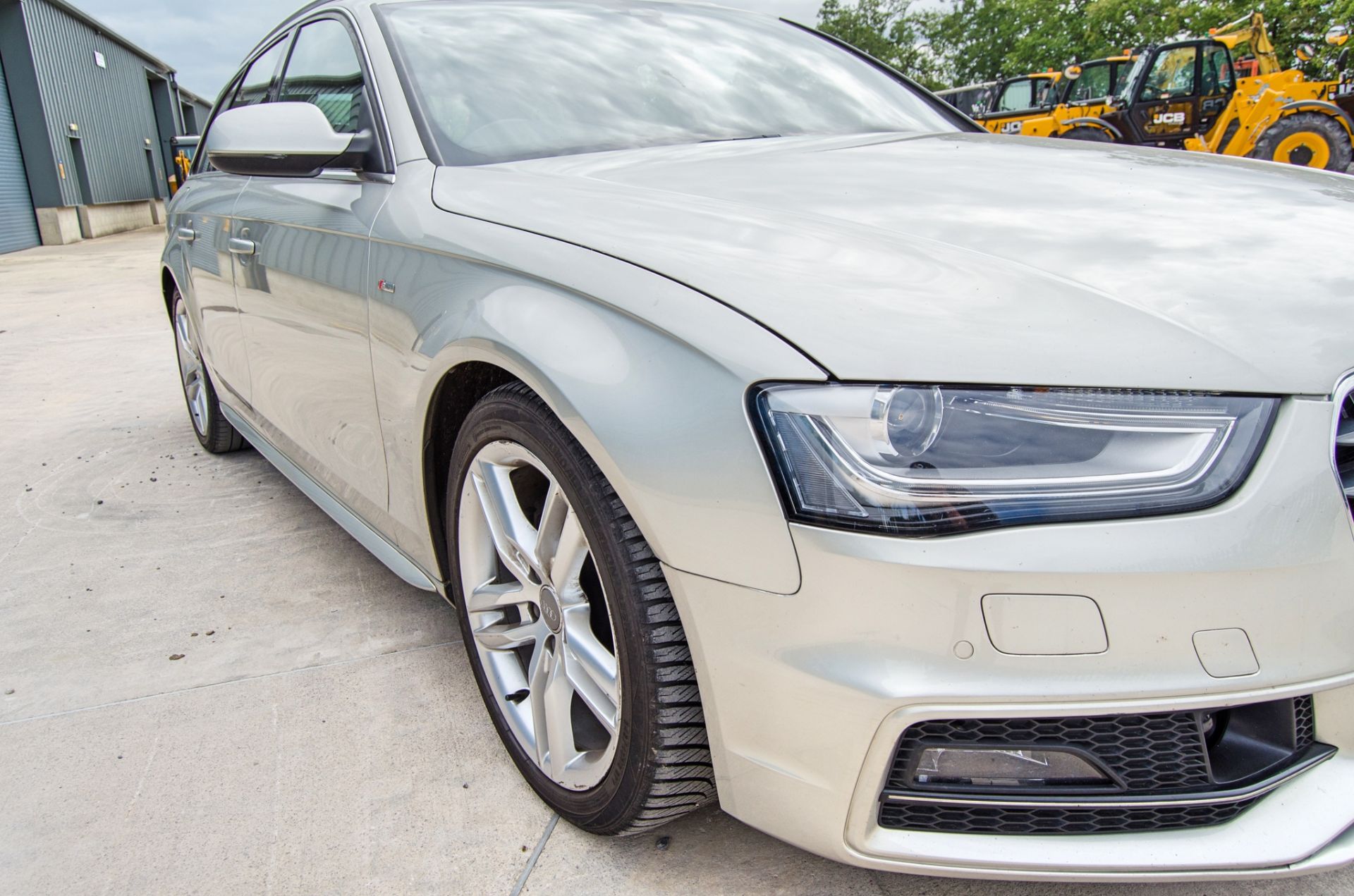 Audi A4 S Line TDi Avant 1968cc diesel 6 speed manual estate car Registration Number: OU65 ZDD - Image 10 of 35