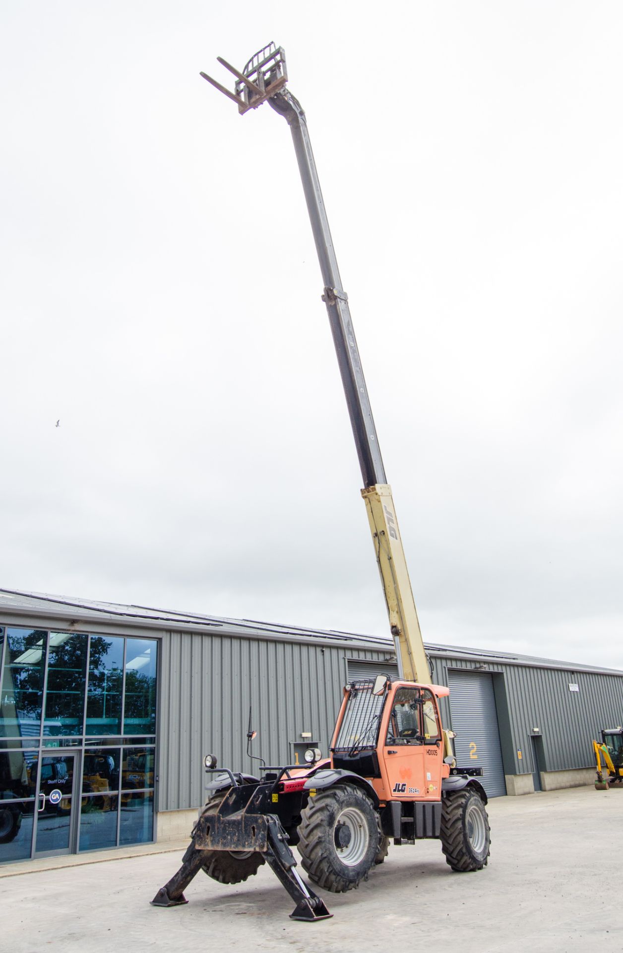 JLG 3614 RS 14 metre telescopic handler Year: 2015 S/N: C60007782 Recorded Hours: 3544 c/w sway - Image 9 of 25
