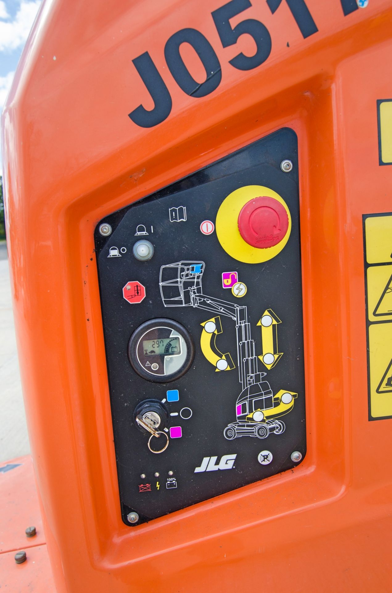 JLG Toucan 10E battery electric vertical mast access platform Year: 2014 S/N: 36208 Recorded - Image 8 of 11