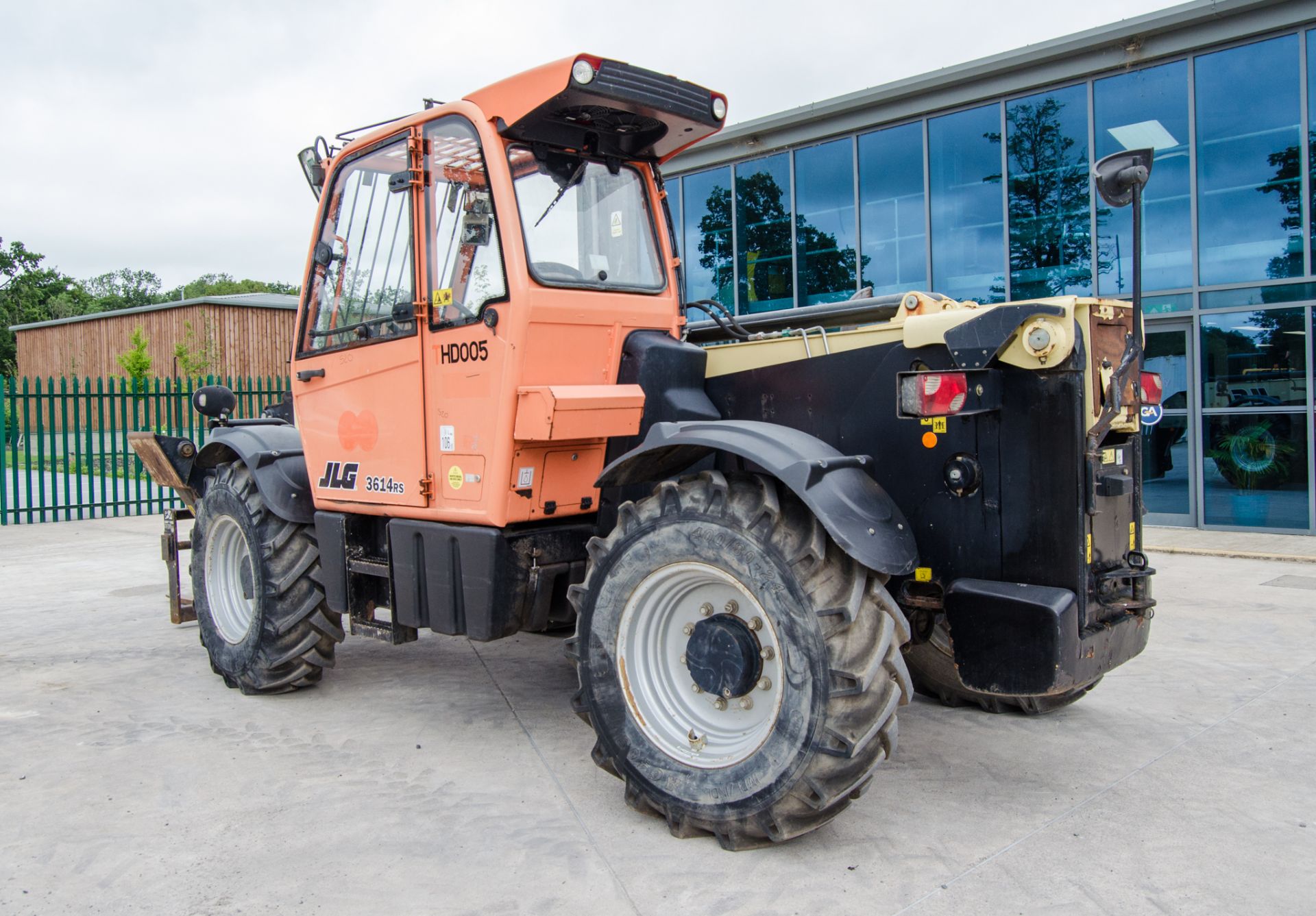 JLG 3614 RS 14 metre telescopic handler Year: 2015 S/N: C60007782 Recorded Hours: 3544 c/w sway - Image 4 of 25