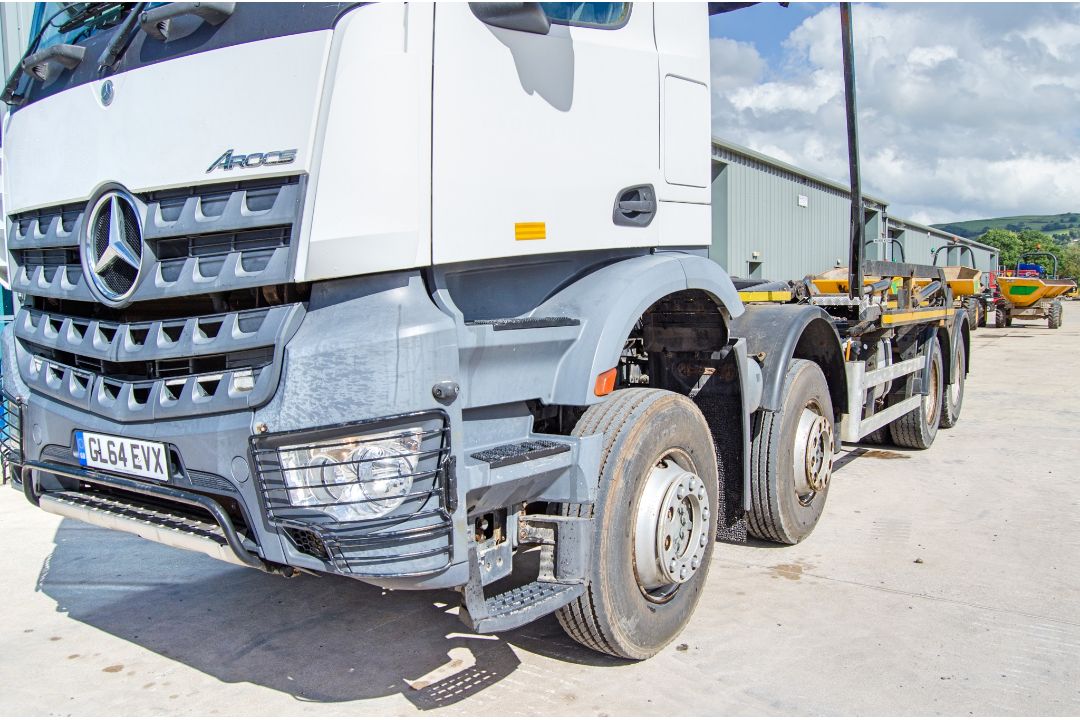 Mercedes Benz Arocs Euro 6 32 tonne 8x4 10,677cc automatic roll on/roll off hook loader lorry - Image 9 of 33
