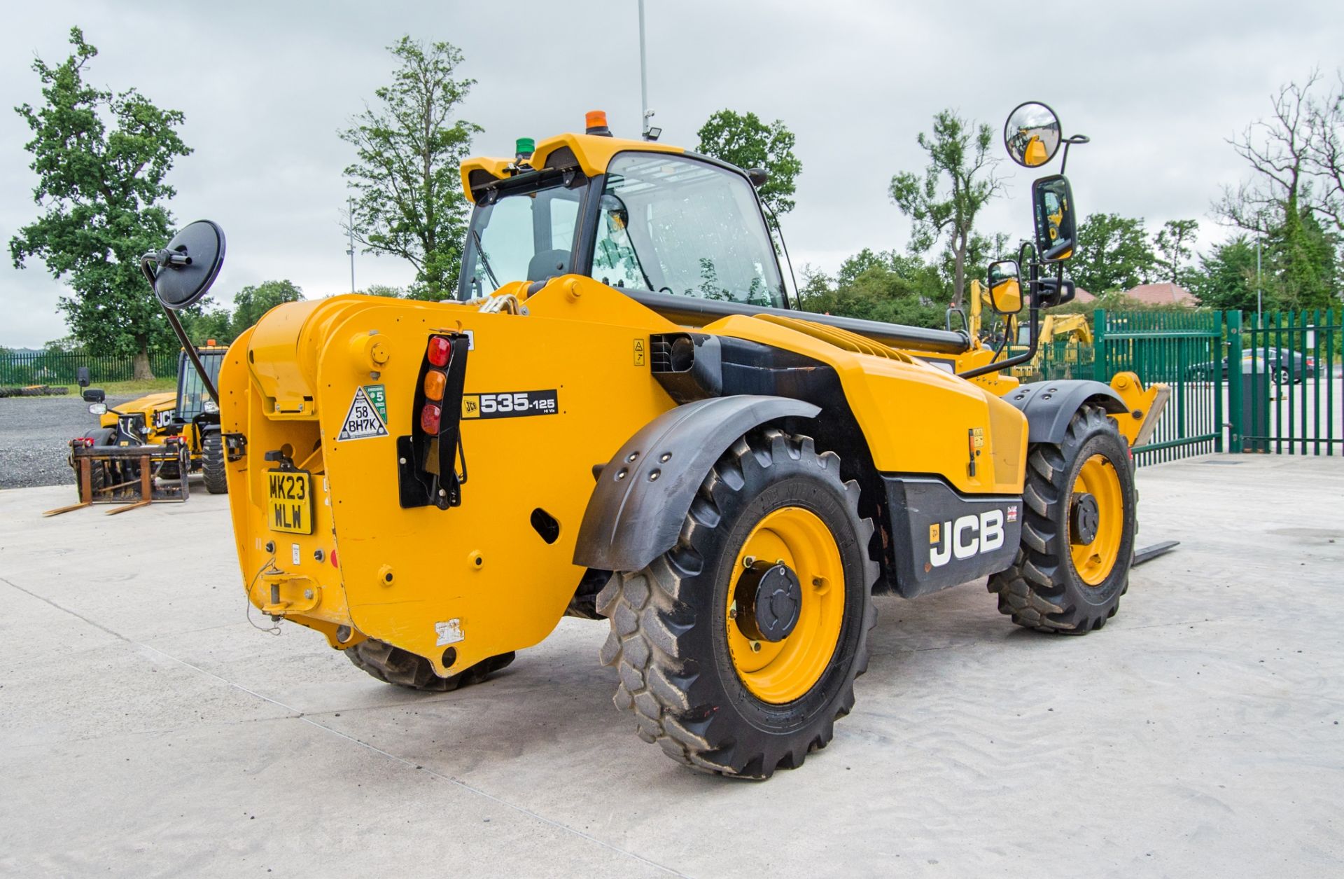 JCB 535-125 Hi-Viz Stage V 12.5 metre telescopic handler Year: 2023 S/N: 3238279 Recorded Hours: - Image 3 of 27