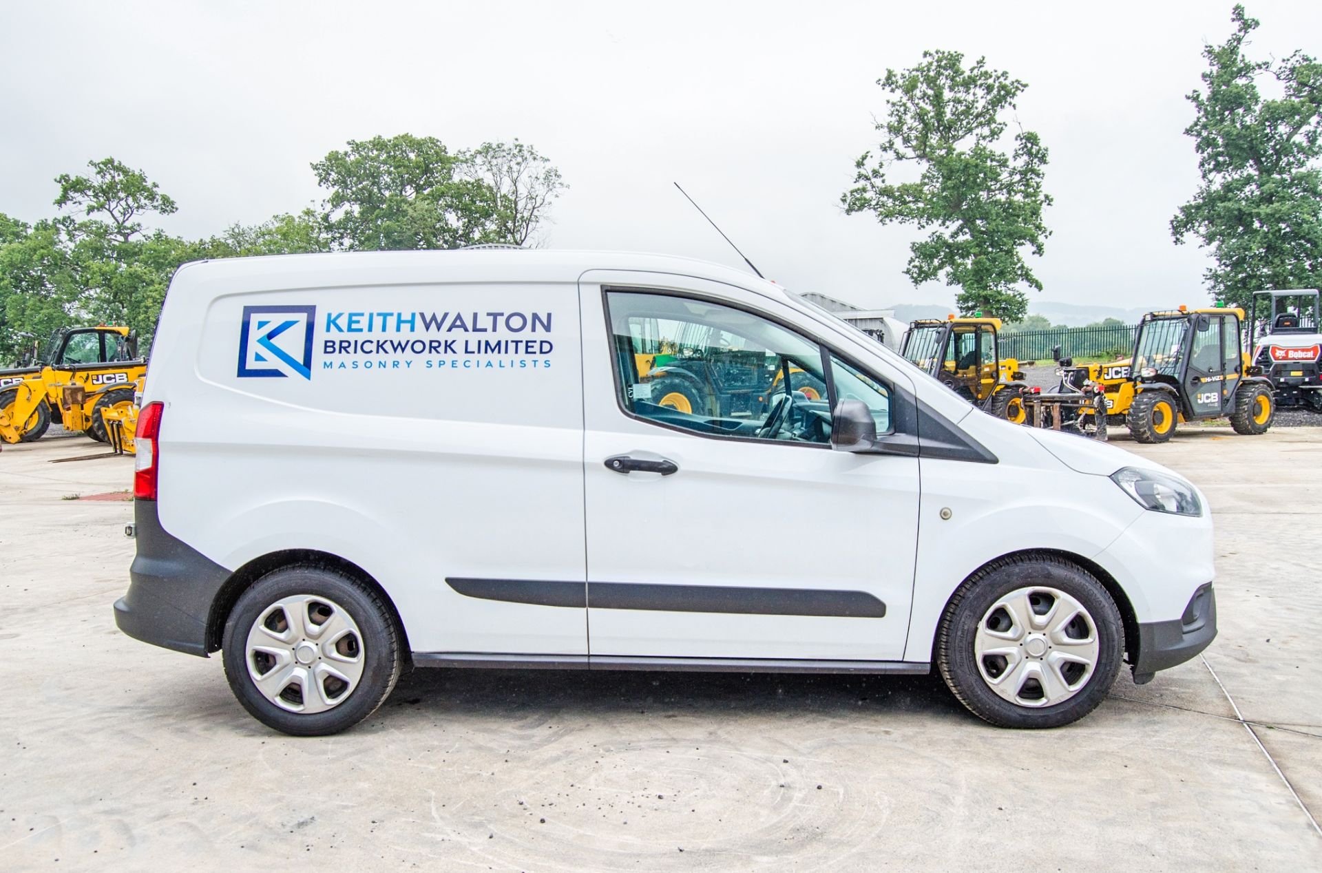 Ford Transit Courier Trend 1499cc TDCi 6 speed manual panel van Registration Number: MK68 ULZ Date - Image 8 of 31