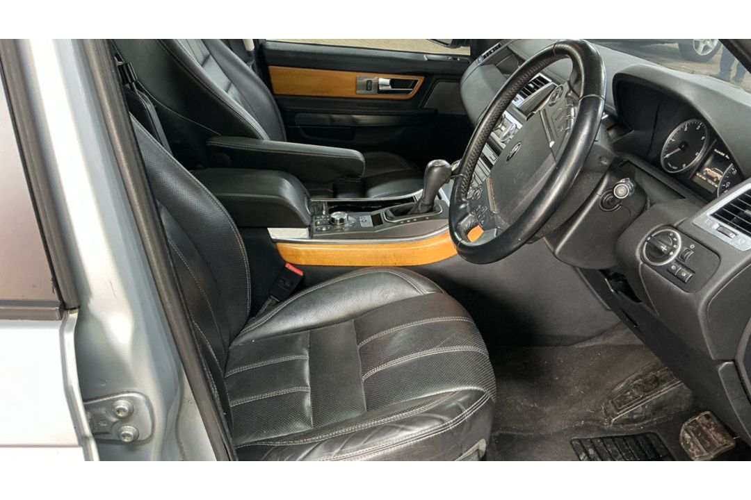 Land Rover Range Rover Sport 3.0 TDV6 HSE 2011 '11 Reg' 4WD - Sat Nav - A/C - Image 7 of 9