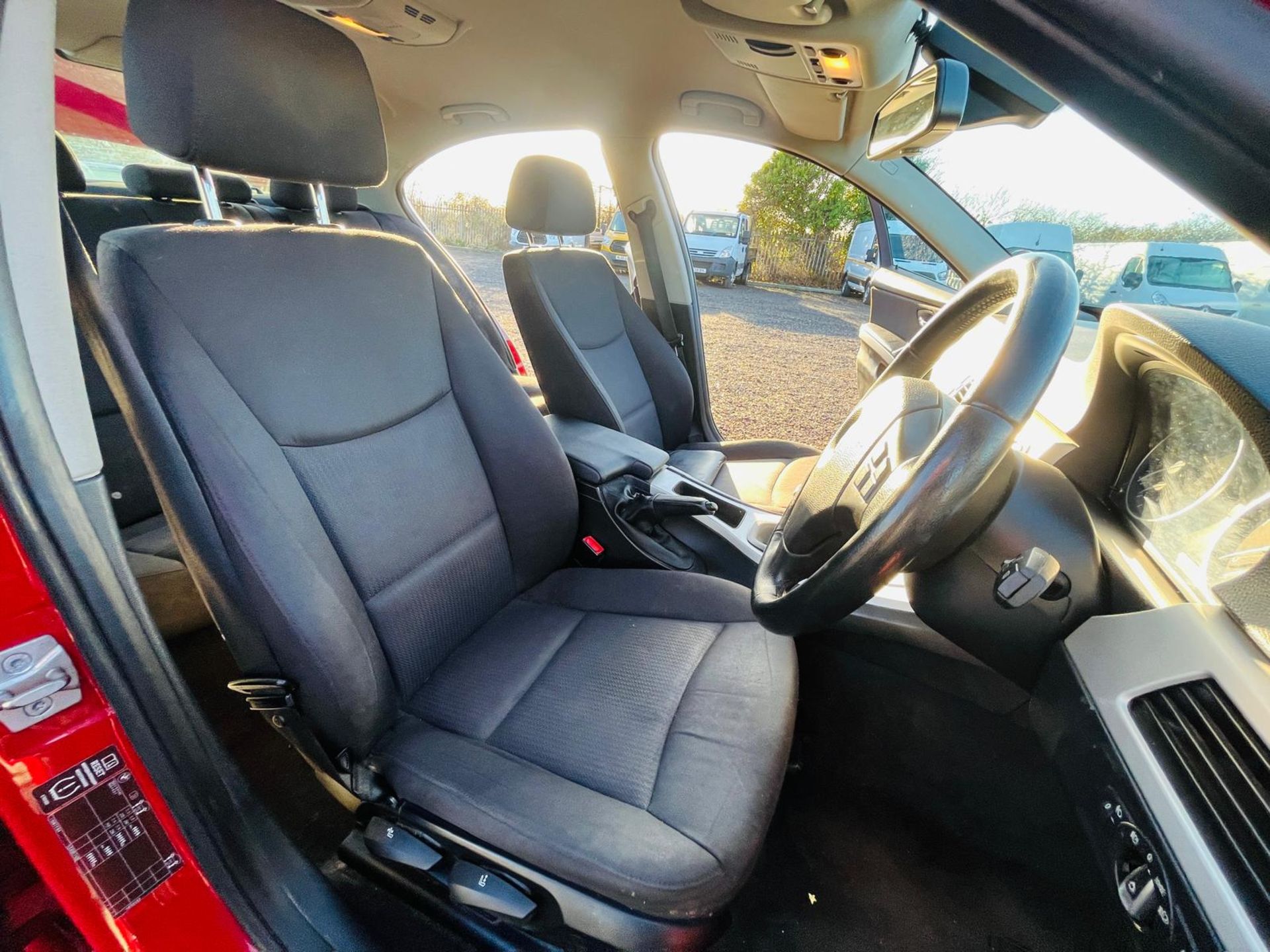 BMW 2.0 320D 3 Series Efficient Dynamics 2011 '11 Reg' A/C - Saloon - Image 17 of 42