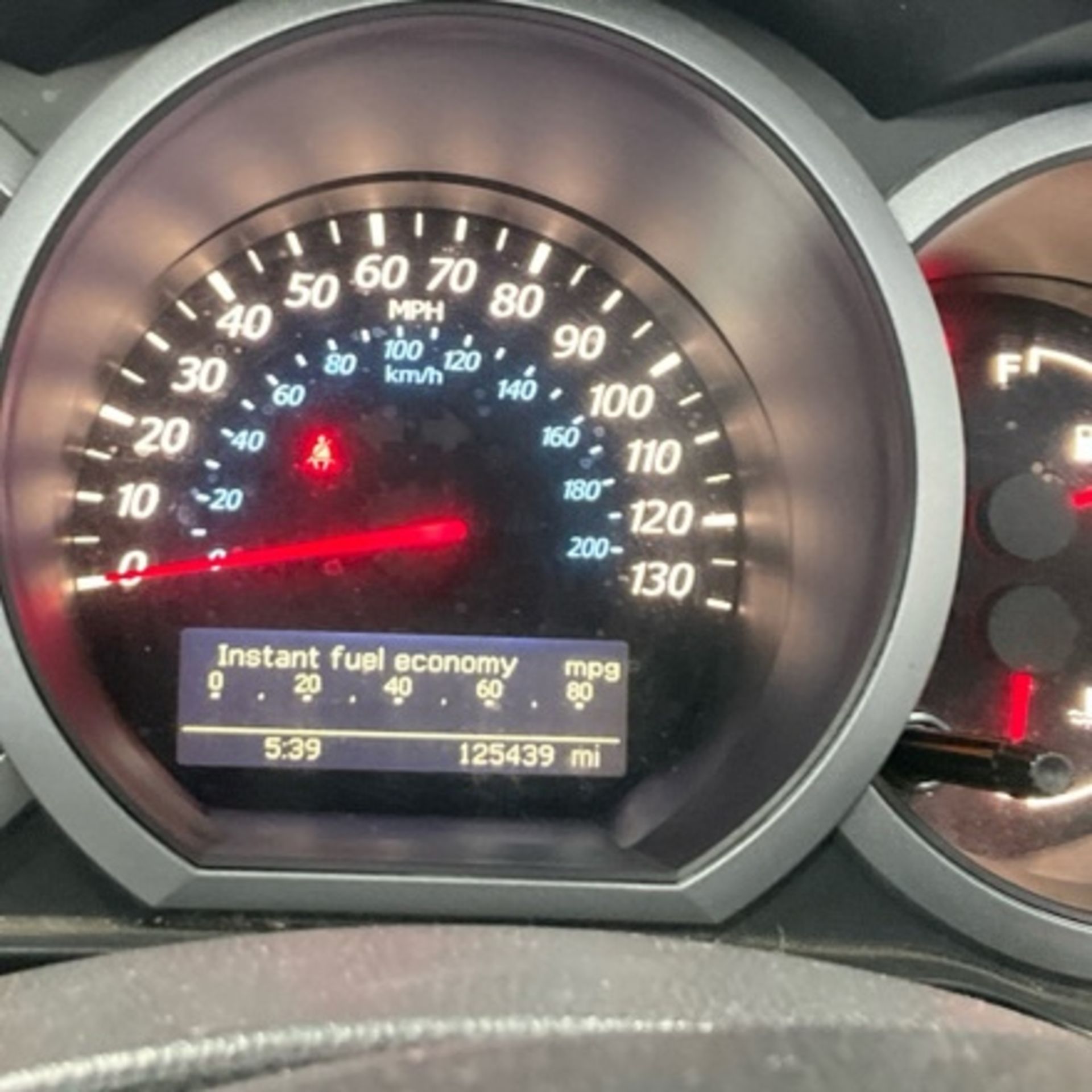 Suzuki Grand Vitara 1.9 DDIS SZ5 2010 '60 Reg' Sat Nav - A/C - Image 9 of 9