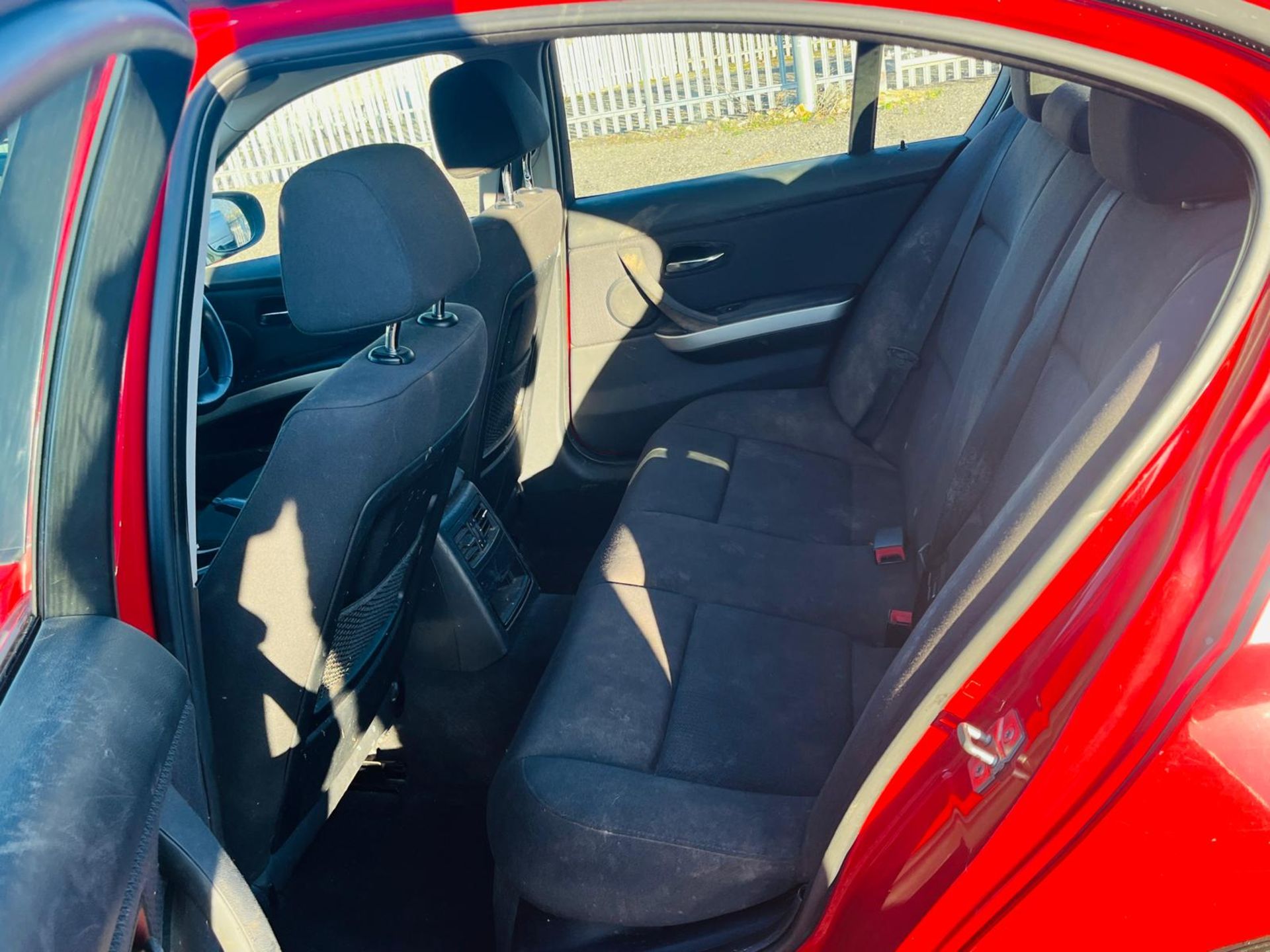 BMW 2.0 320D 3 Series Efficient Dynamics 2011 '11 Reg' A/C - Saloon - Image 38 of 42