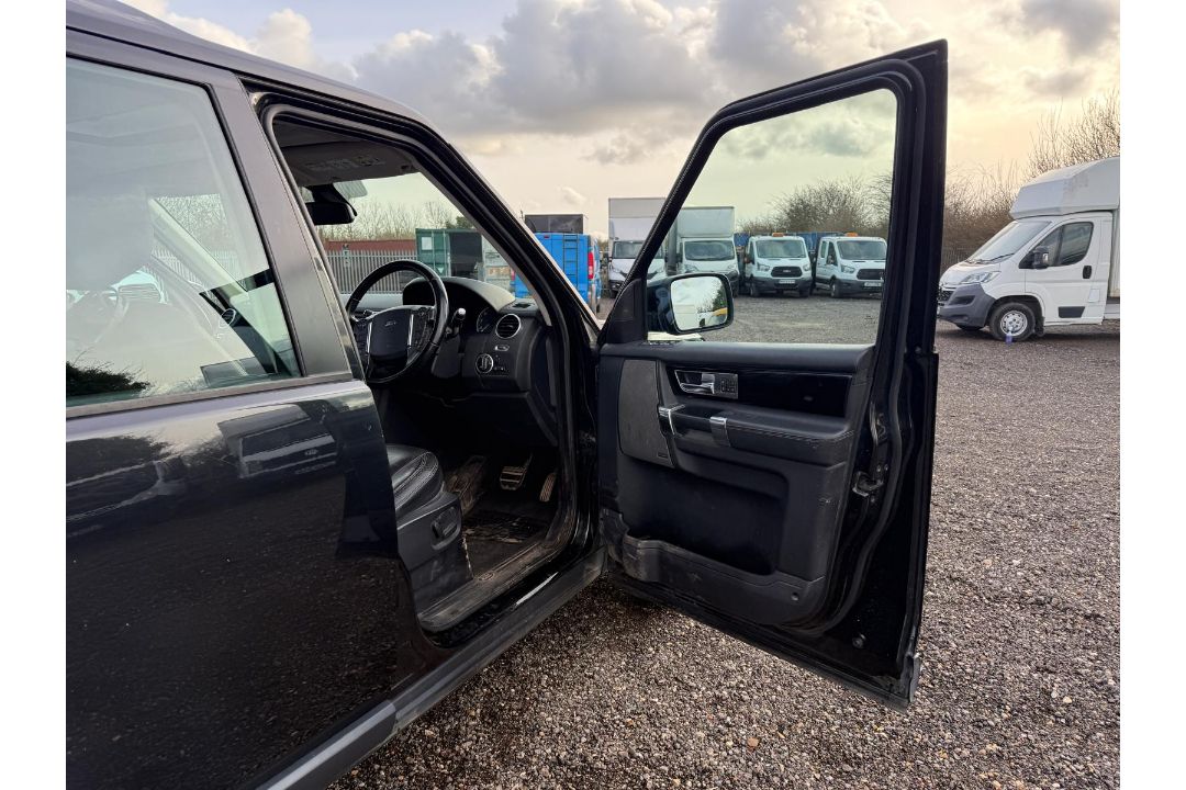 ** ON SALE ** Land Rover Discovery 4 3.0 SDV6 255 HSE 2012 '12 Reg' 4WD - Sat Nav - A/C - Image 24 of 43
