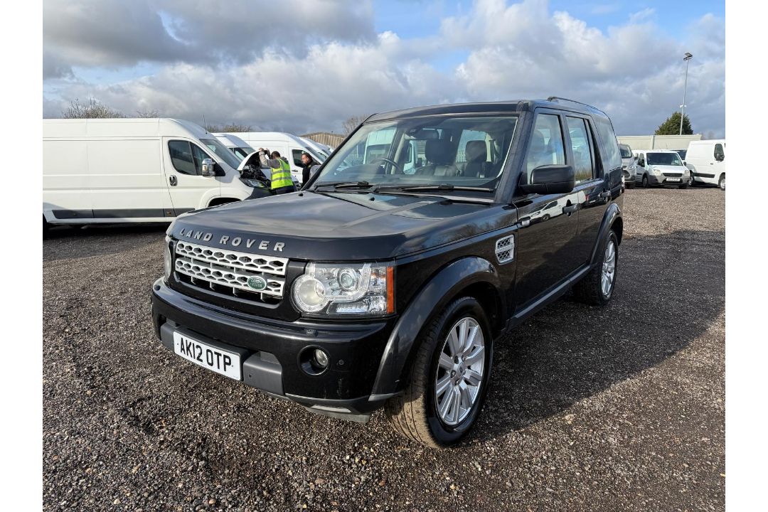 ** ON SALE ** Land Rover Discovery 4 3.0 SDV6 255 HSE 2012 '12 Reg' 4WD - Sat Nav - A/C - Image 2 of 43