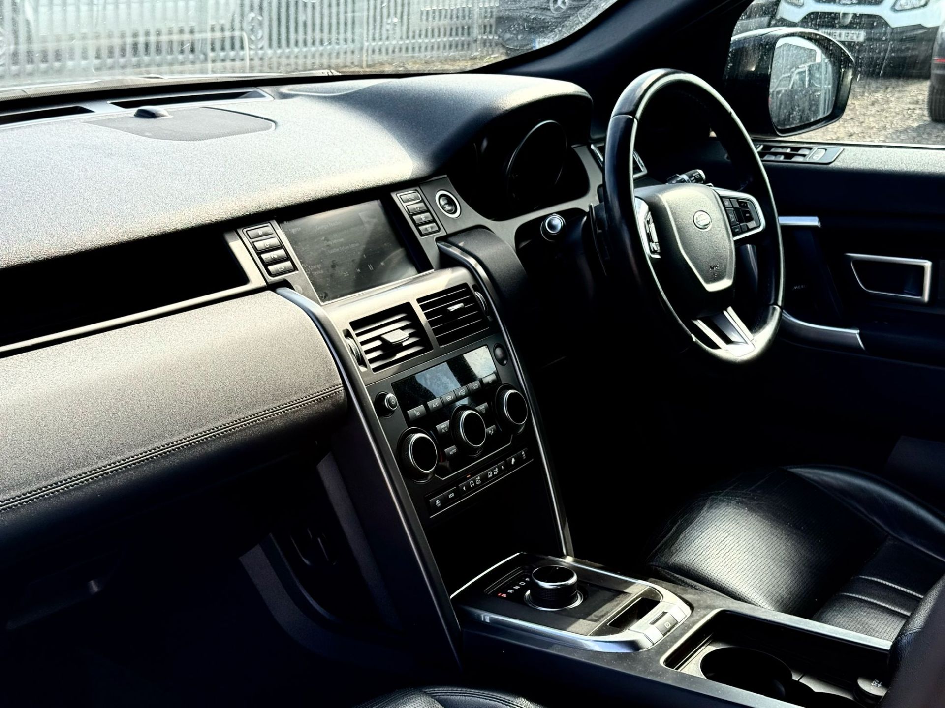 Land Rover Discovery Sport 2.0 TD4 180 LANDMARK 7 Seats 2019 '19 Reg' Sat Nav - A/C -ULEZ Compliant - Image 20 of 34