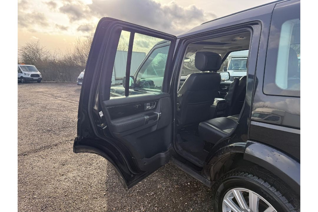 ** ON SALE ** Land Rover Discovery 4 3.0 SDV6 255 HSE 2012 '12 Reg' 4WD - Sat Nav - A/C - Image 16 of 43