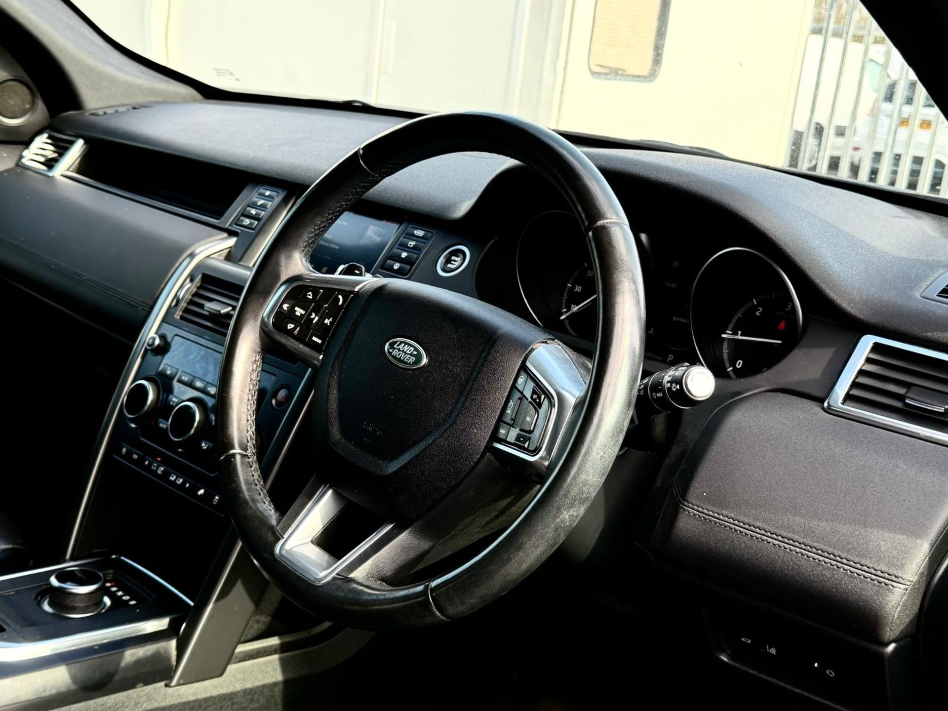 Land Rover Discovery Sport 2.0 TD4 180 LANDMARK 7 Seats 2019 '19 Reg' Sat Nav - A/C -ULEZ Compliant - Image 15 of 34
