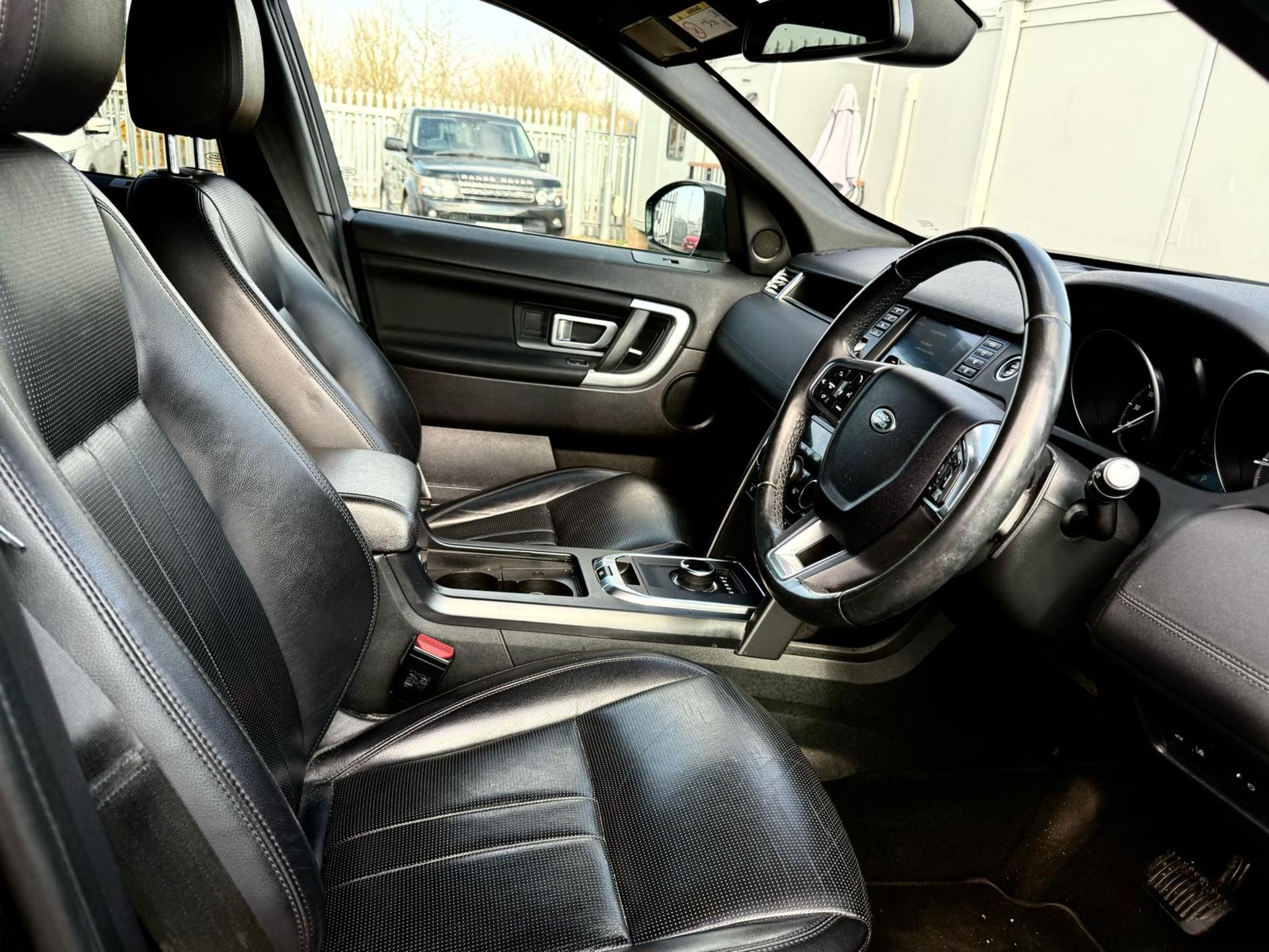Land Rover Discovery Sport 2.0 TD4 180 LANDMARK 7 Seats 2019 '19 Reg' Sat Nav - A/C -ULEZ Compliant - Image 16 of 34