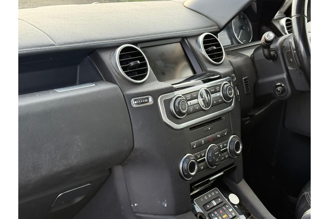 ** ON SALE ** Land Rover Discovery 4 3.0 SDV6 255 HSE 2012 '12 Reg' 4WD - Sat Nav - A/C - Image 17 of 43