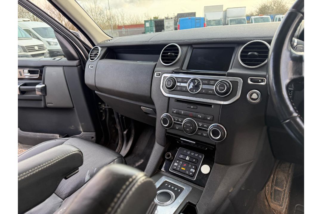 ** ON SALE ** Land Rover Discovery 4 3.0 SDV6 255 HSE 2012 '12 Reg' 4WD - Sat Nav - A/C - Image 38 of 43
