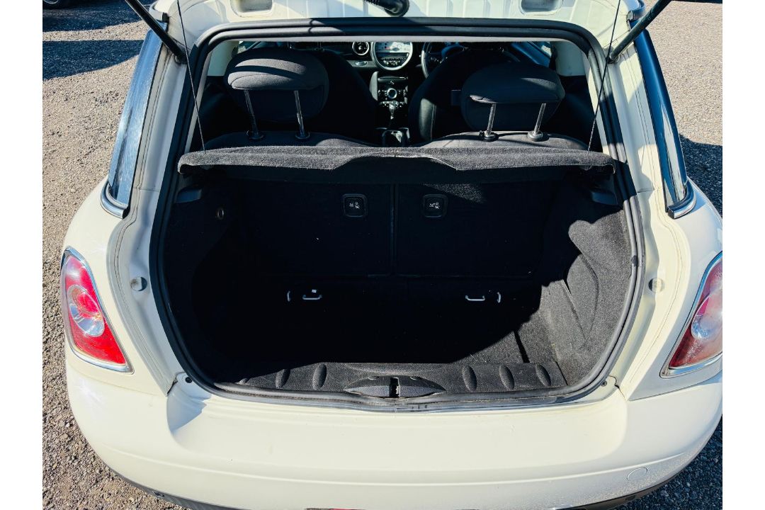 MINI Cooper 1.6 D 2012 '61 Reg' A/C ( Very Economical ) - Image 25 of 31