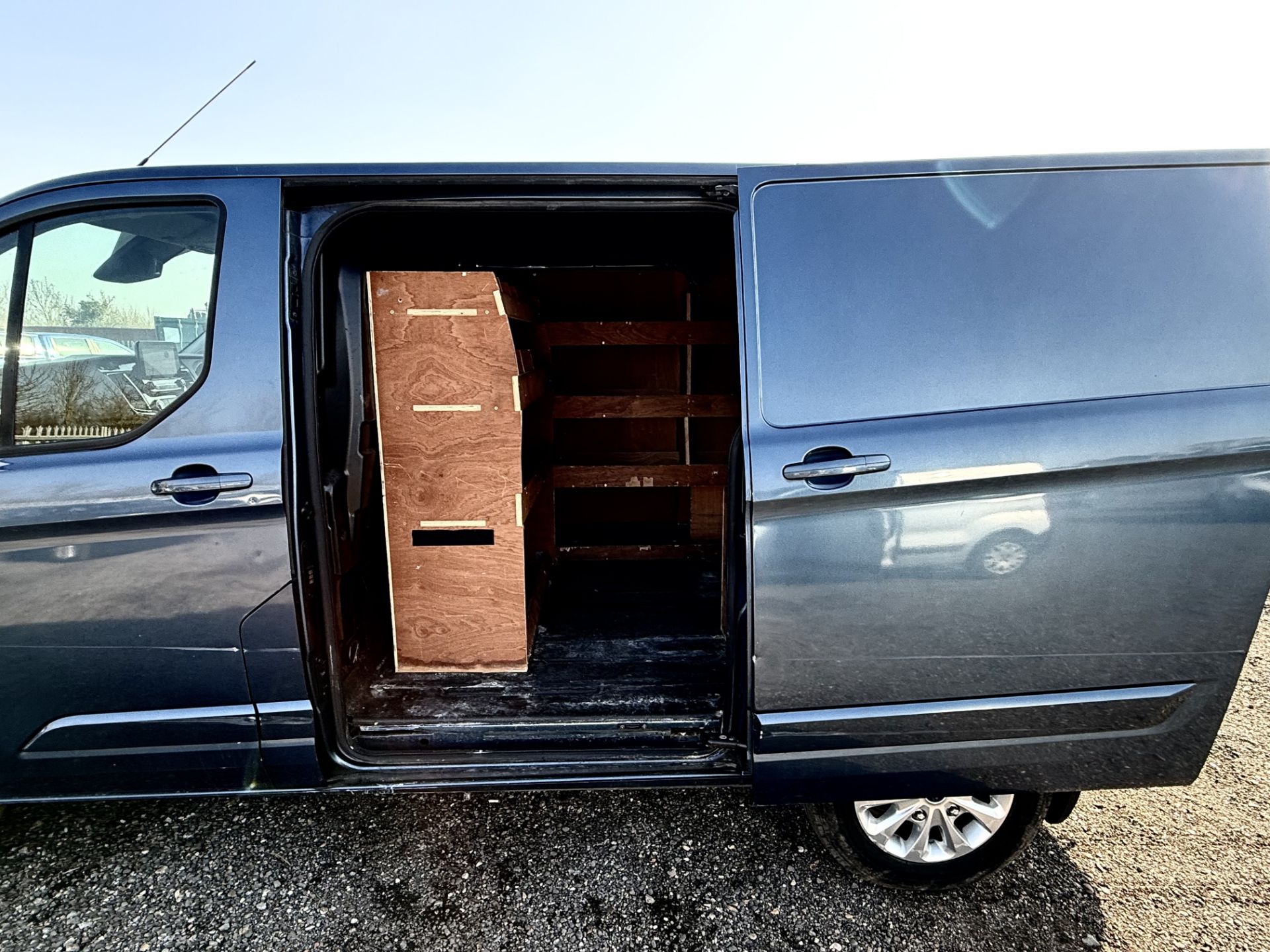 ** ON SALE ** Ford Transit Custom 2.0 TDCI EcoBlue 130 Limited 2019 '69 Reg' A/C - Panel Van - Image 7 of 20