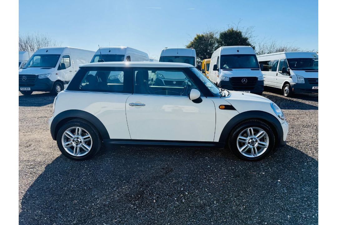 MINI Cooper 1.6 D 2012 '61 Reg' A/C ( Very Economical ) - Image 2 of 31