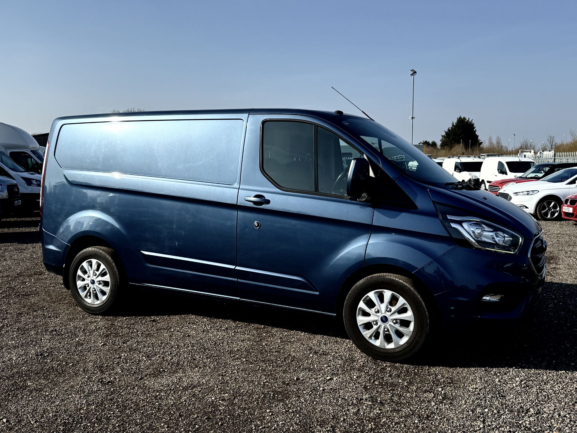 ** ON SALE ** Ford Transit Custom 2.0 TDCI EcoBlue 130 Limited 2019 '69 Reg' A/C - Panel Van - Image 13 of 20