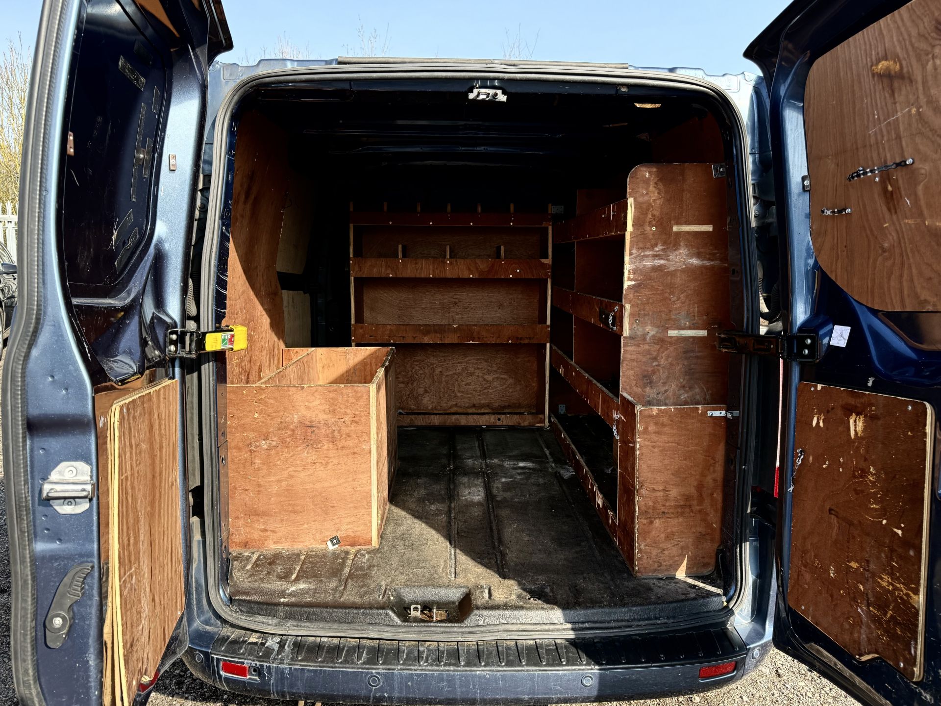 ** ON SALE ** Ford Transit Custom 2.0 TDCI EcoBlue 130 Limited 2019 '69 Reg' A/C - Panel Van - Image 9 of 20