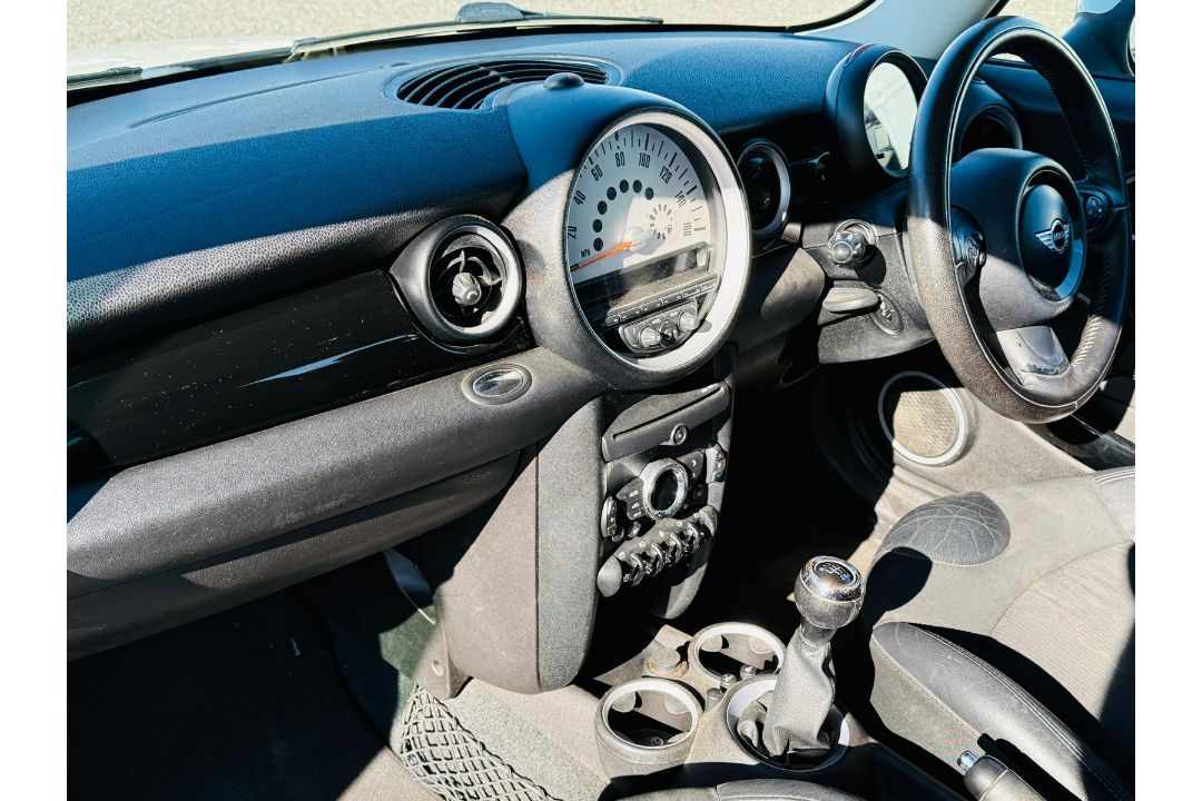 MINI Cooper 1.6 D 2012 '61 Reg' A/C ( Very Economical ) - Image 15 of 31