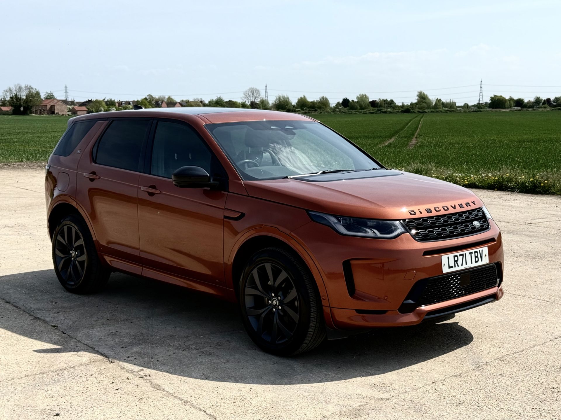 Land Rover Discovery Sport R-Dynamic SE 2021 '71 Reg' 4WD - Massive Spec - ULEZ - Image 4 of 38