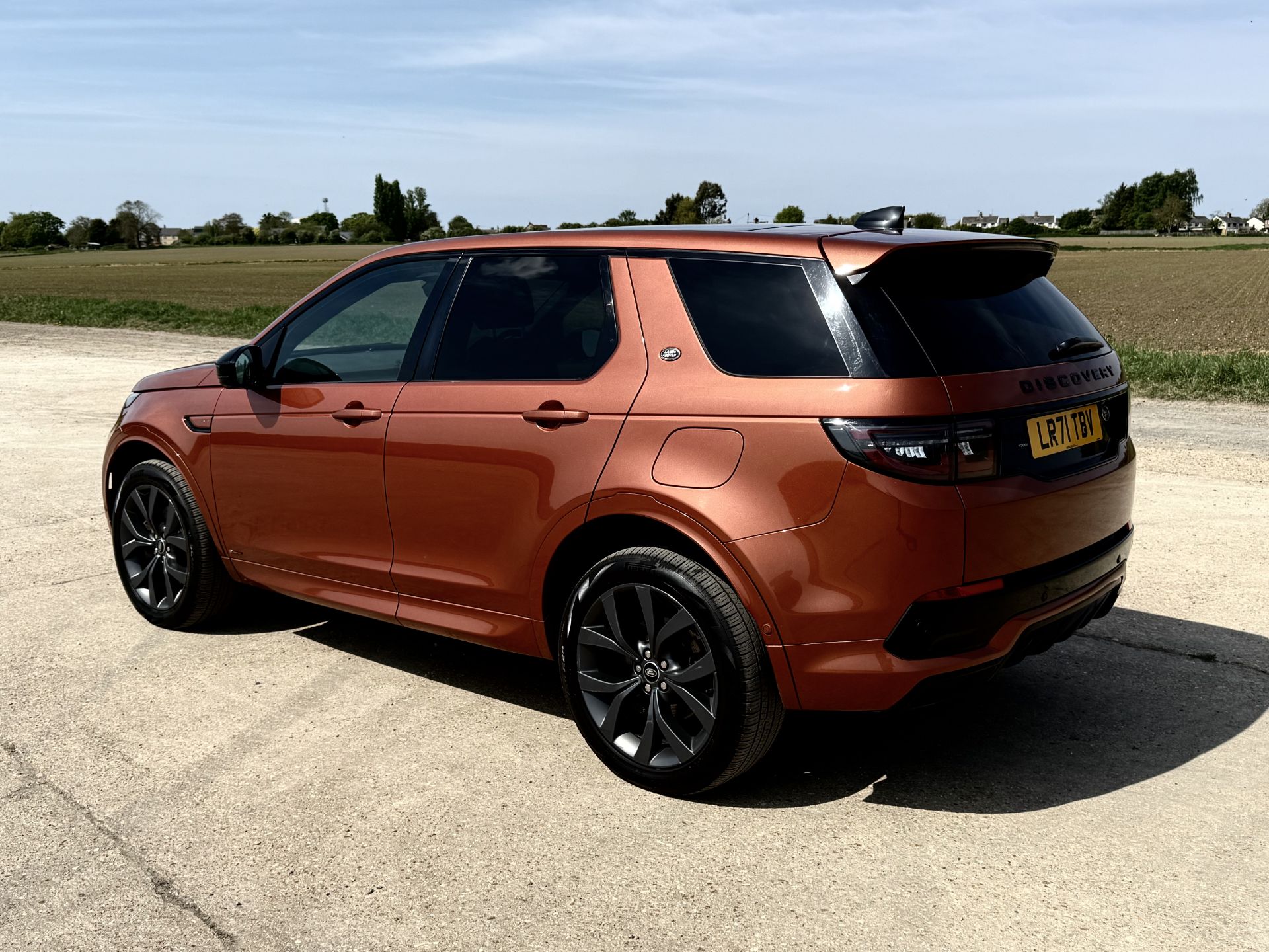 Land Rover Discovery Sport R-Dynamic SE 2021 '71 Reg' 4WD - Massive Spec - ULEZ - Image 8 of 38