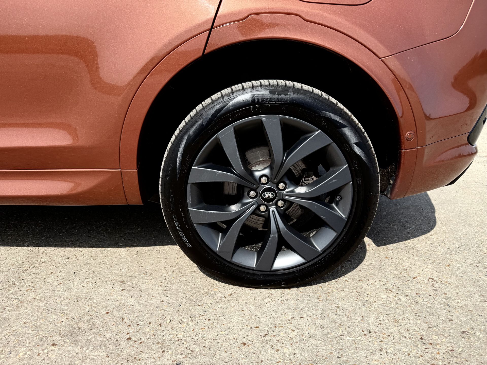 Land Rover Discovery Sport R-Dynamic SE 2021 '71 Reg' 4WD - Massive Spec - ULEZ - Image 16 of 38