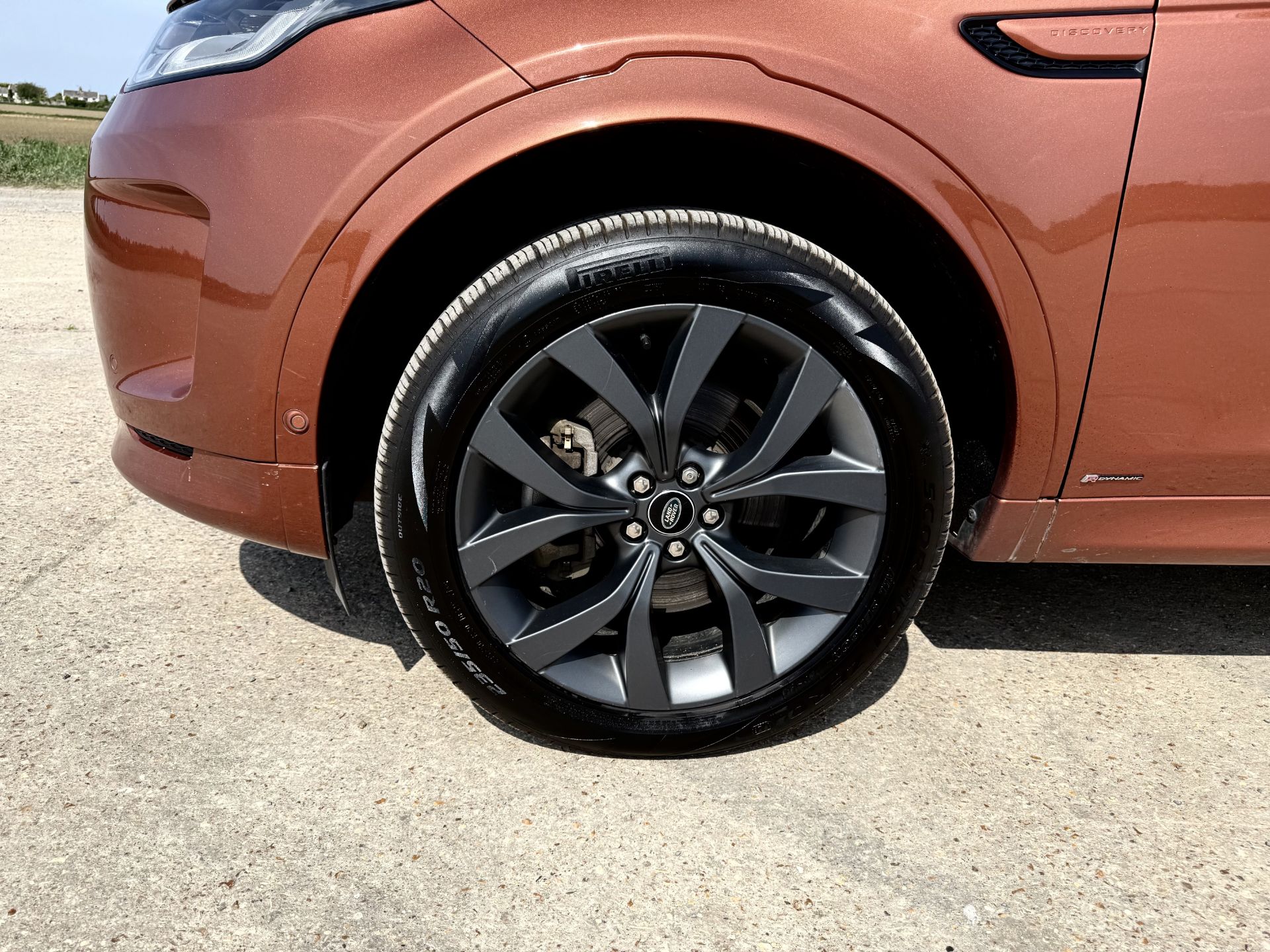 Land Rover Discovery Sport R-Dynamic SE 2021 '71 Reg' 4WD - Massive Spec - ULEZ - Image 17 of 38