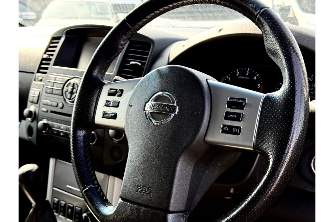 Nissan Navara 2.5 DCI 190 4WD Tekna CrewCab 2015 '65 Reg' Sat Nav - A/C - Image 23 of 26