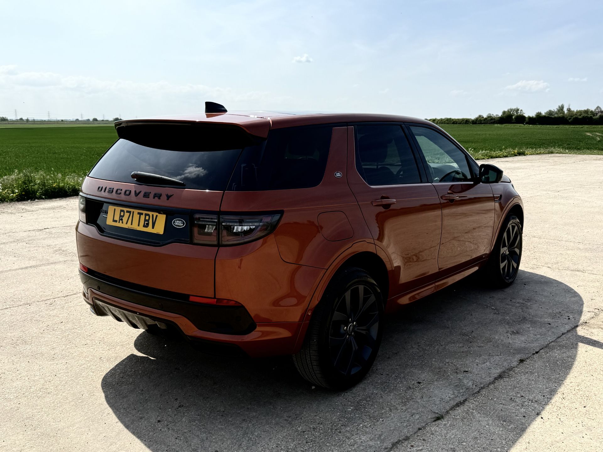Land Rover Discovery Sport R-Dynamic SE 2021 '71 Reg' 4WD - Massive Spec - ULEZ - Image 10 of 38