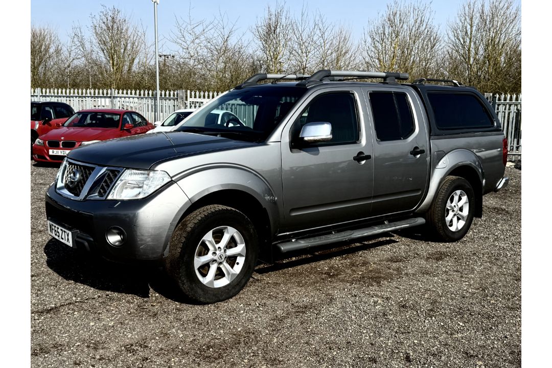 Nissan Navara 2.5 DCI 190 4WD Tekna CrewCab 2015 '65 Reg' Sat Nav - A/C - Image 5 of 26