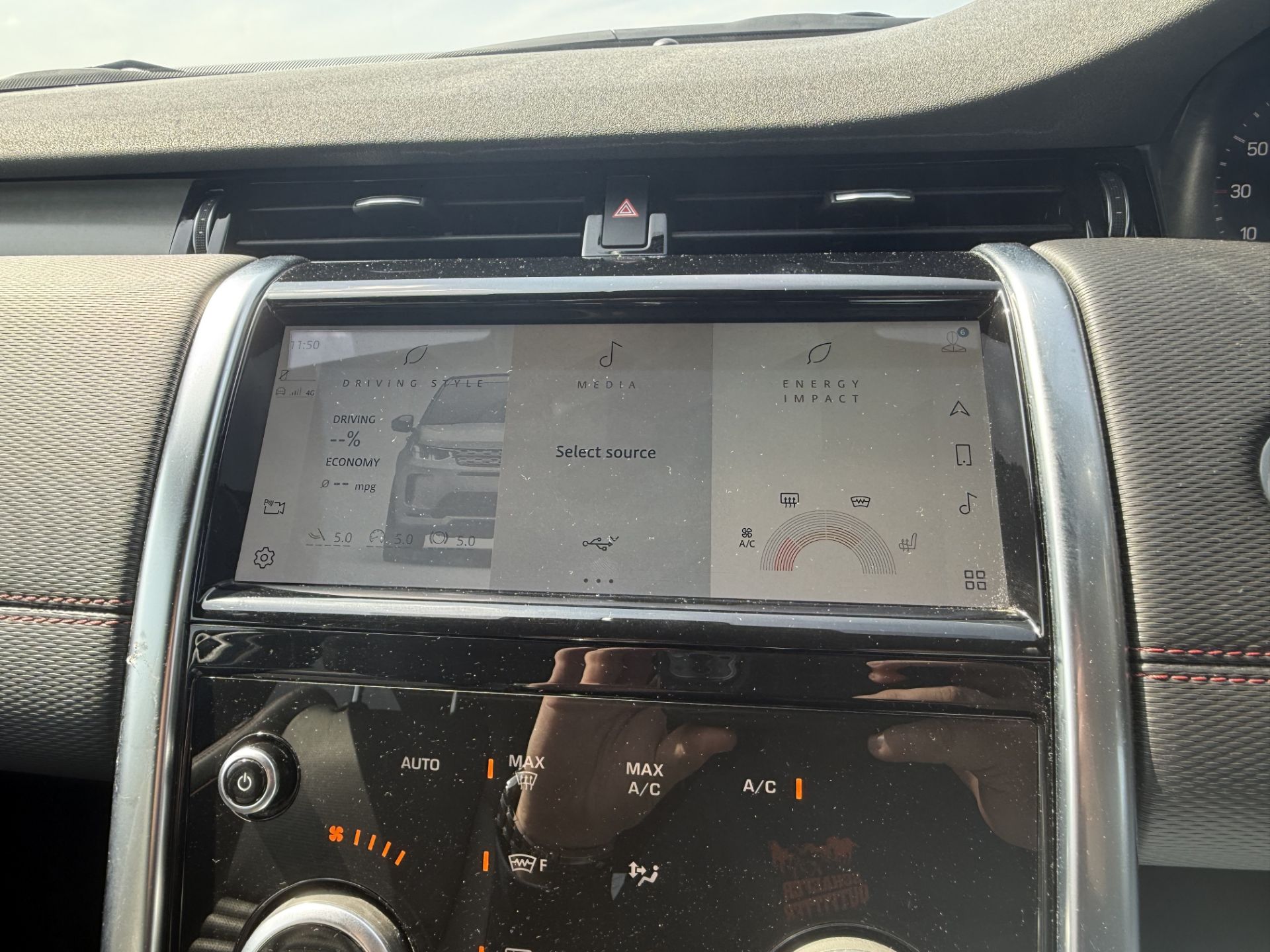 Land Rover Discovery Sport R-Dynamic SE 2021 '71 Reg' 4WD - Massive Spec - ULEZ - Image 29 of 38