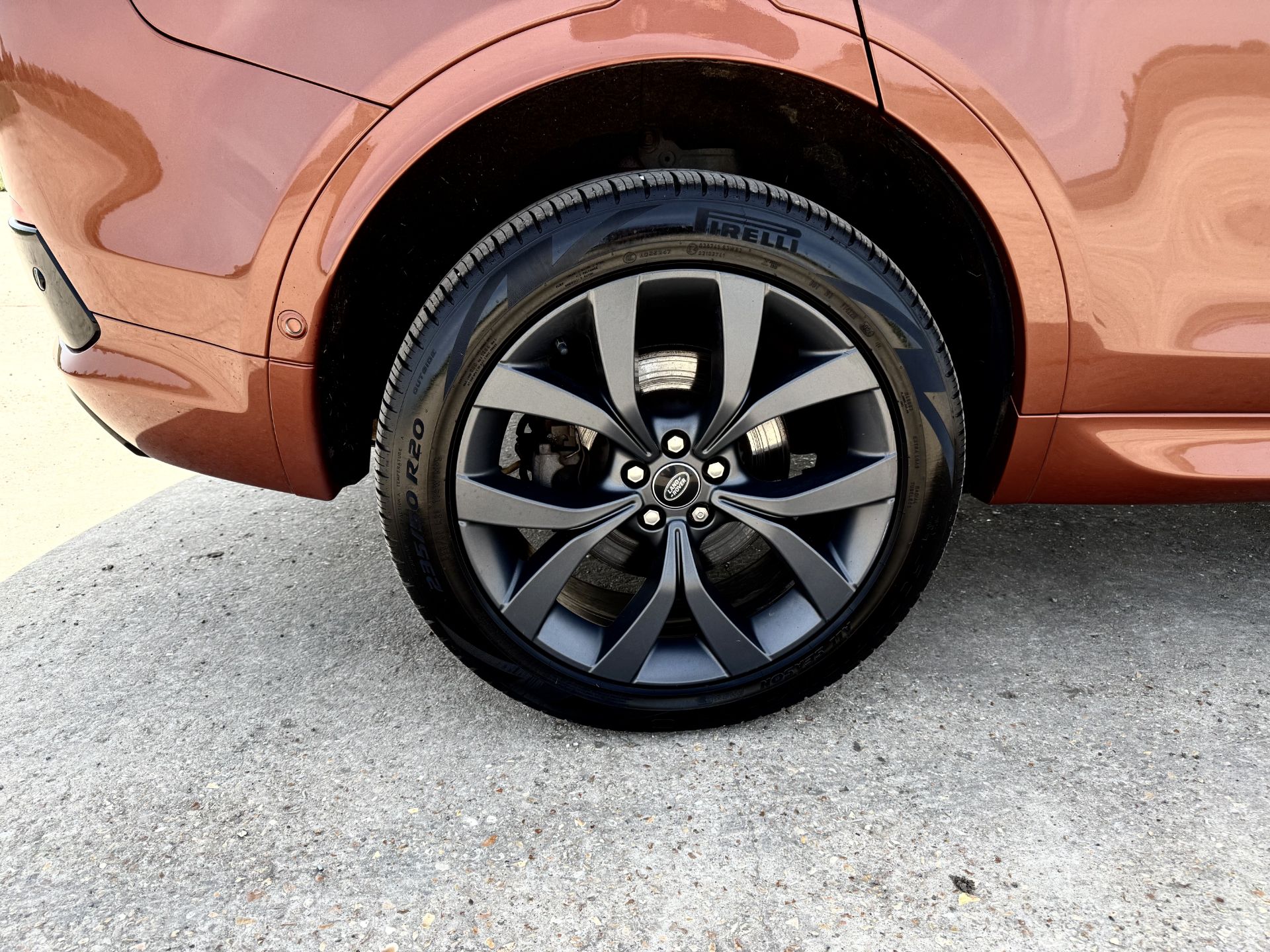 Land Rover Discovery Sport R-Dynamic SE 2021 '71 Reg' 4WD - Massive Spec - ULEZ - Image 15 of 38