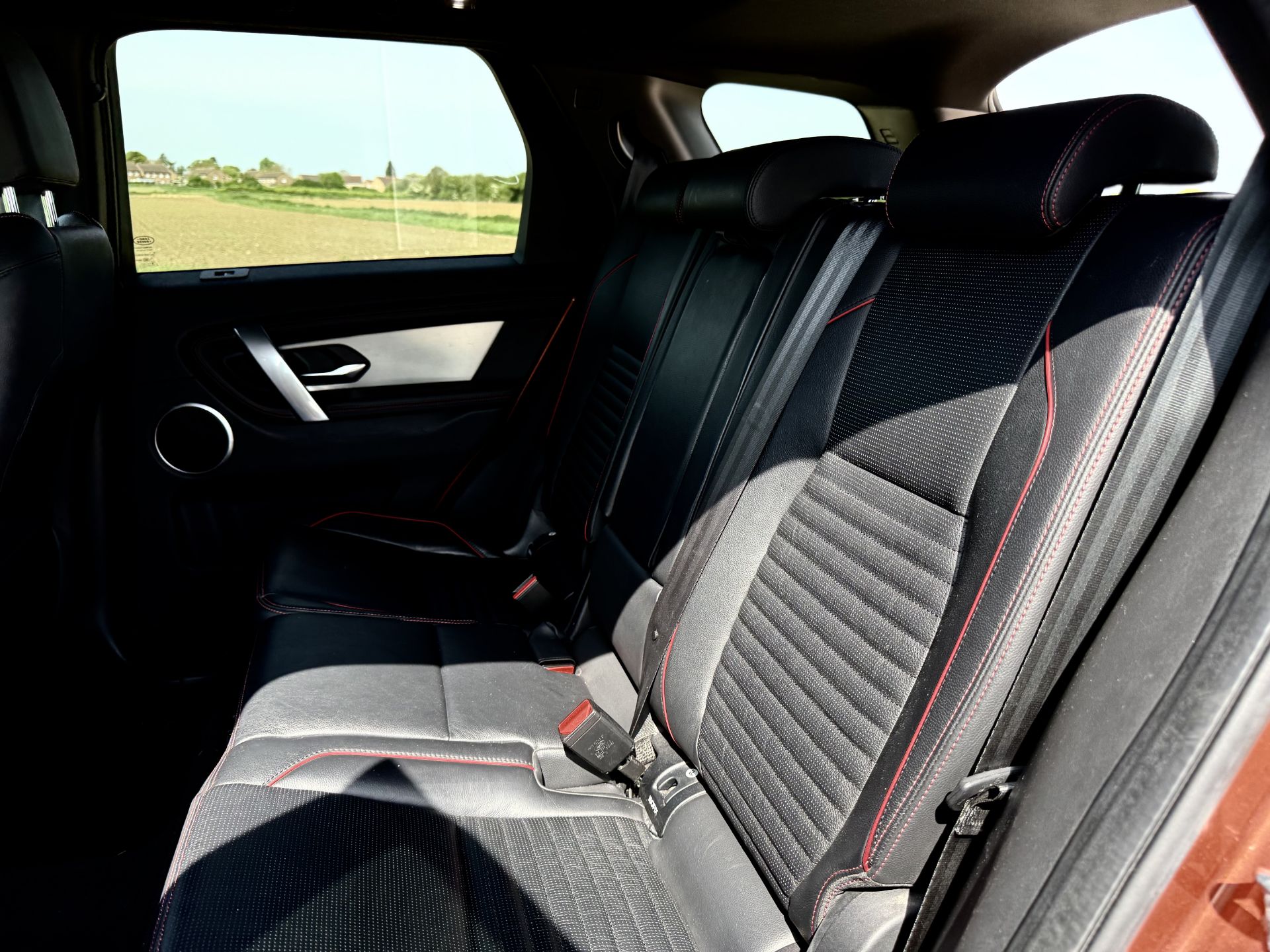 Land Rover Discovery Sport R-Dynamic SE 2021 '71 Reg' 4WD - Massive Spec - ULEZ - Image 20 of 38