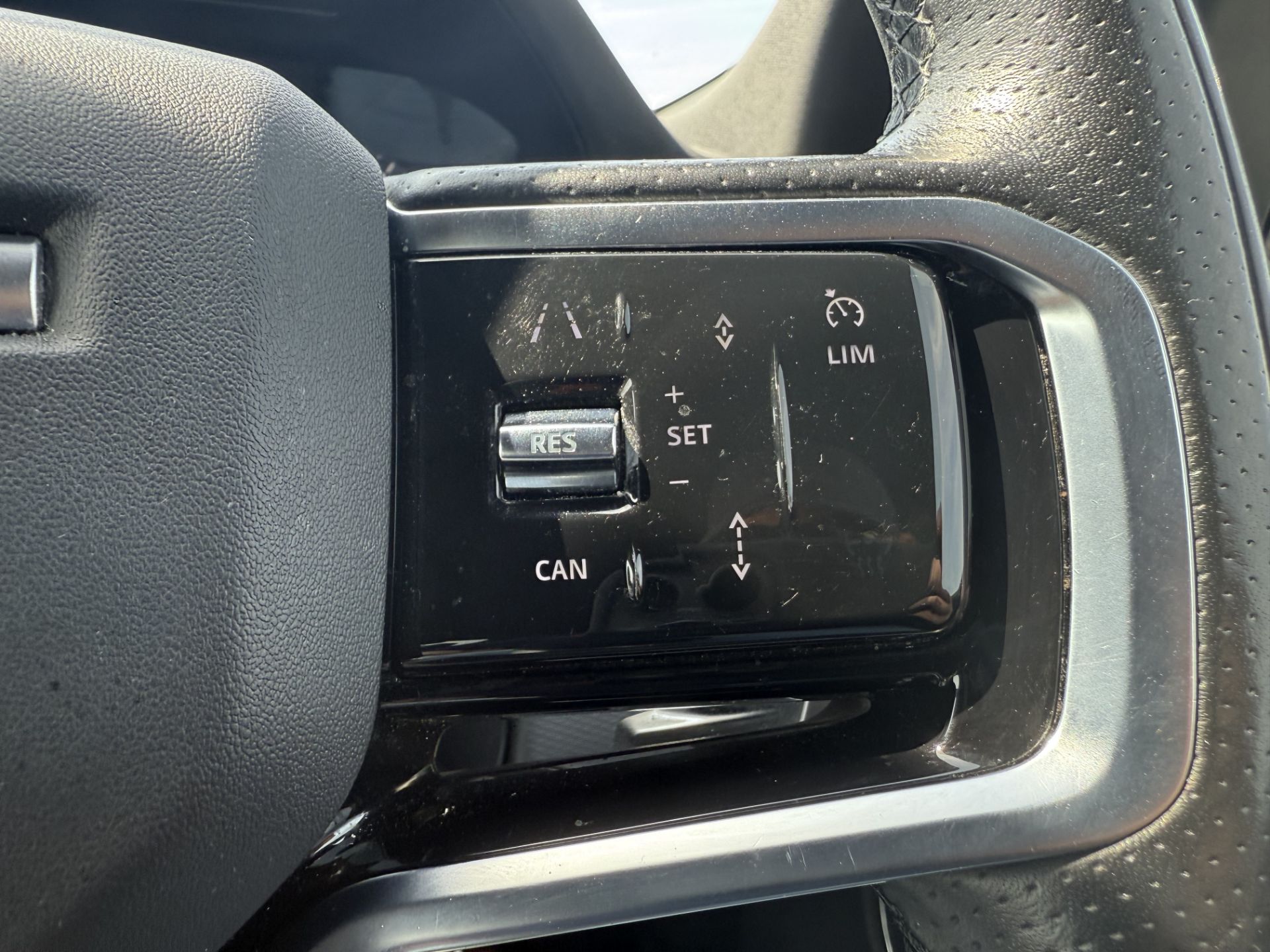 Land Rover Discovery Sport R-Dynamic SE 2021 '71 Reg' 4WD - Massive Spec - ULEZ - Image 35 of 38